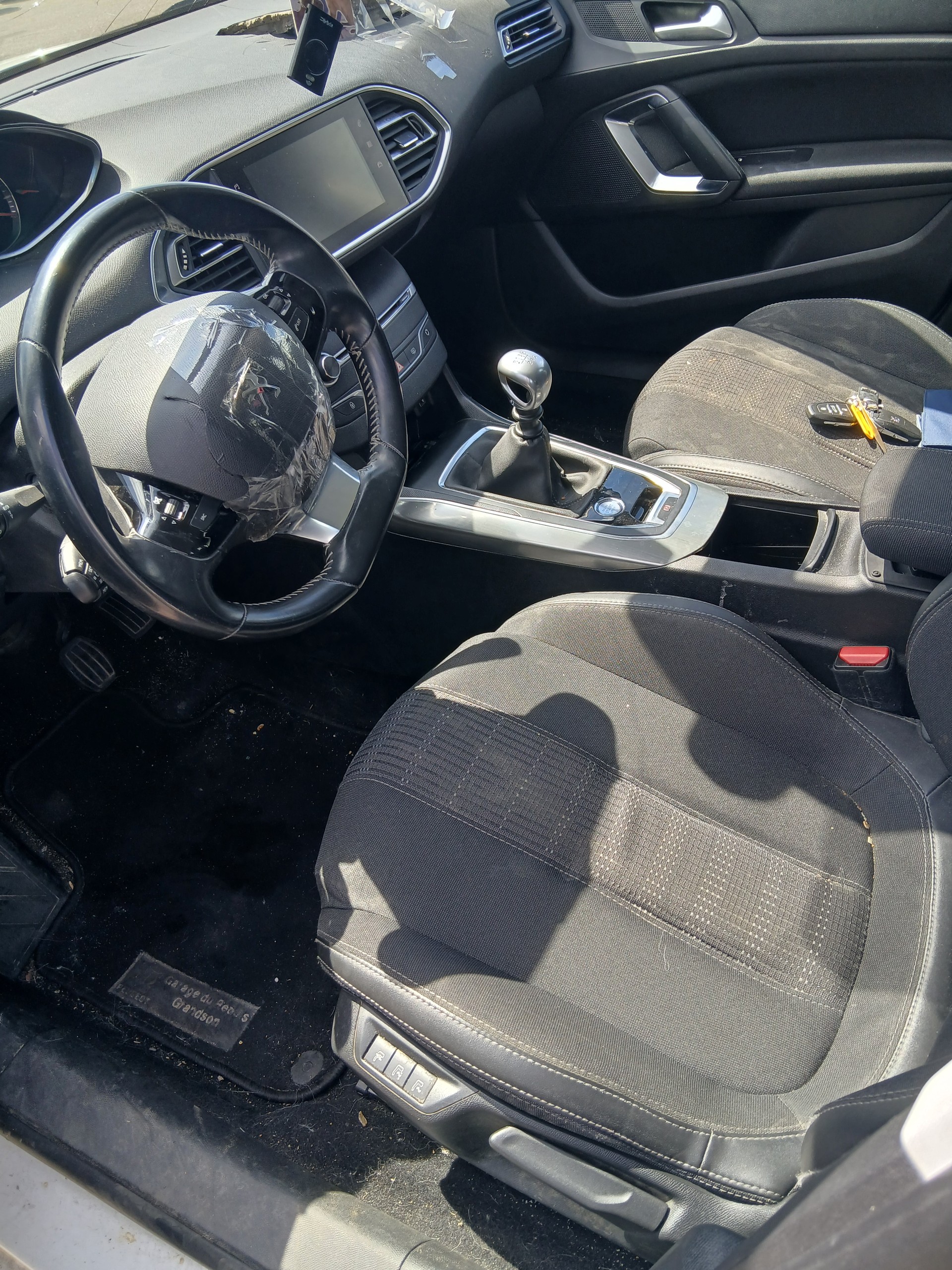 PEUGEOT 308 1.2 Pure Tech Style-image-10