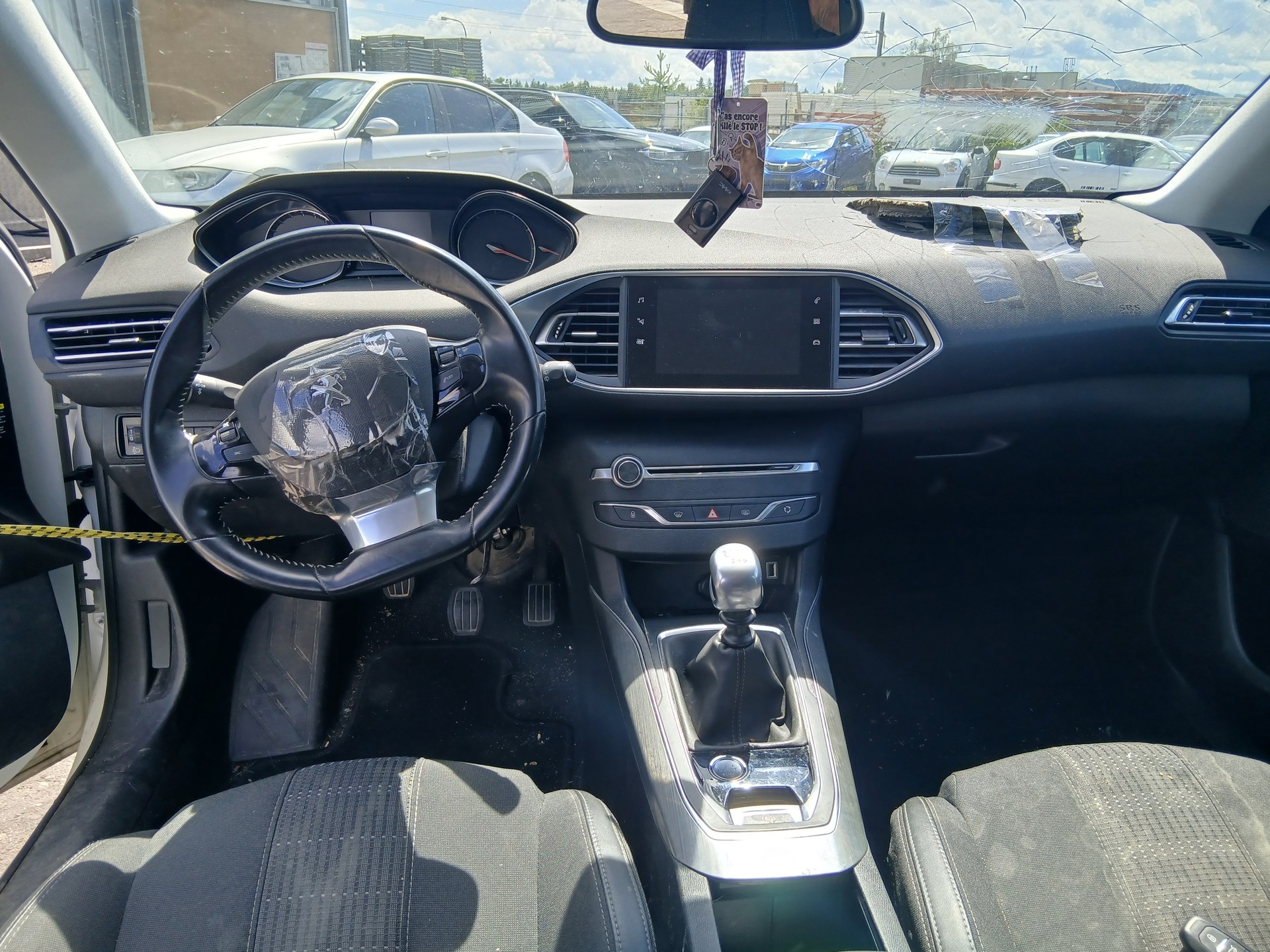 PEUGEOT 308 1.2 Pure Tech Style-image-11
