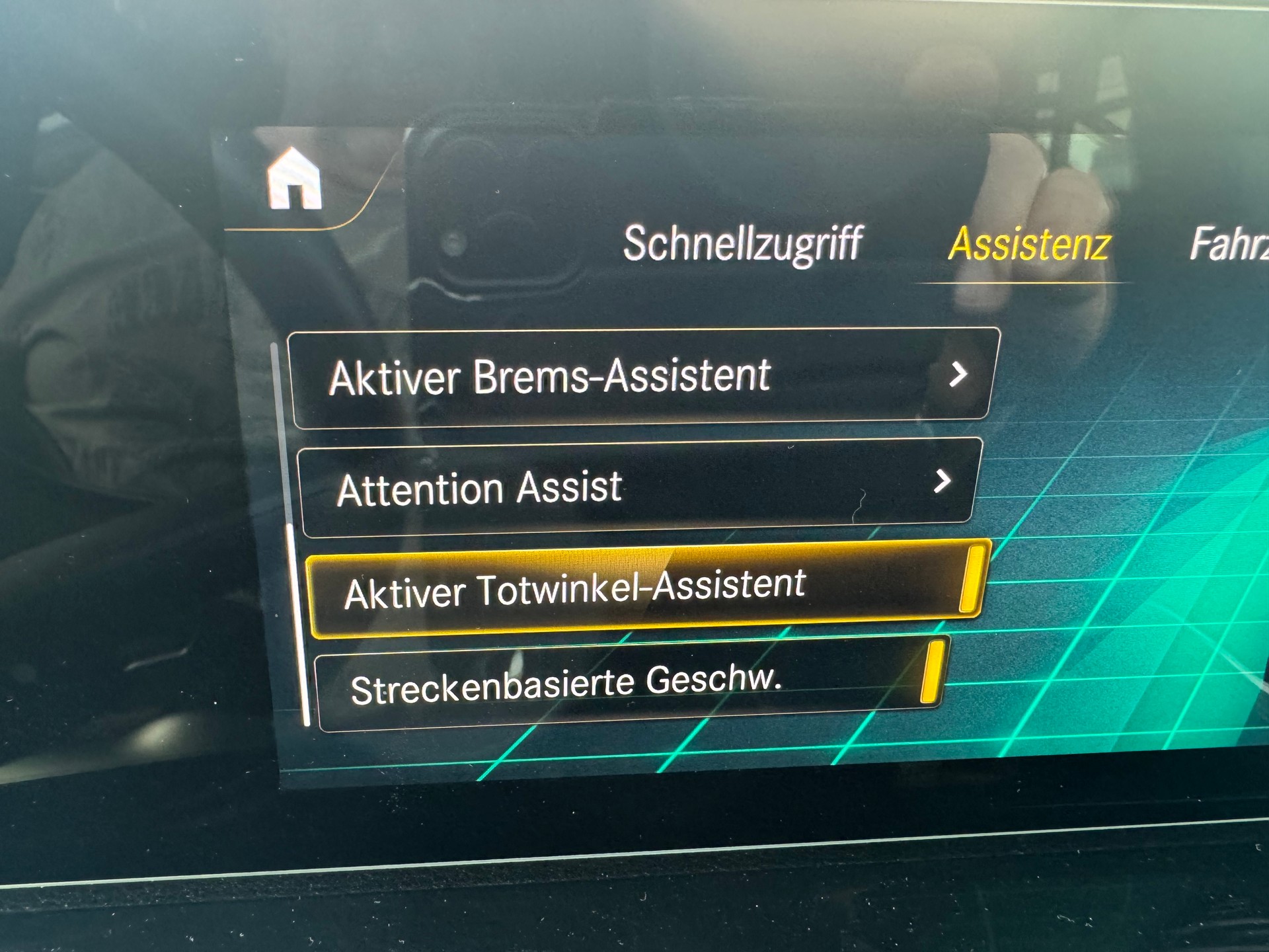 MERCEDES-BENZ GLB 250 4Matic AMG Line 8G-Tronic*Panoramadach*-image-15