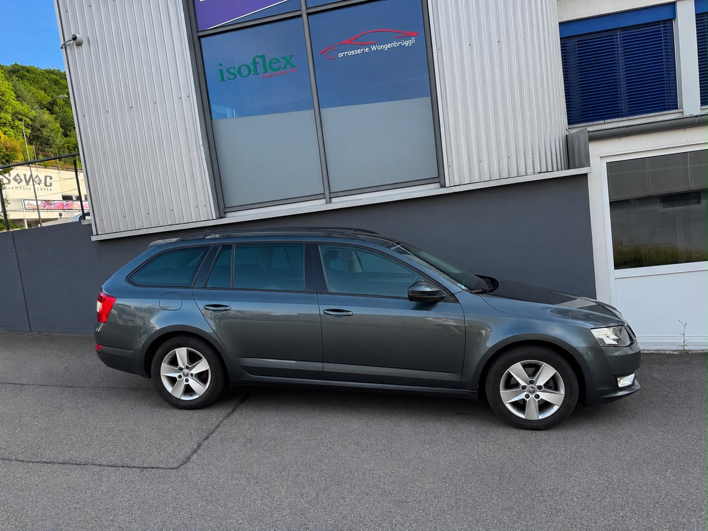 SKODA Octavia Combi 2.0 TDI Style 4x4-image-1