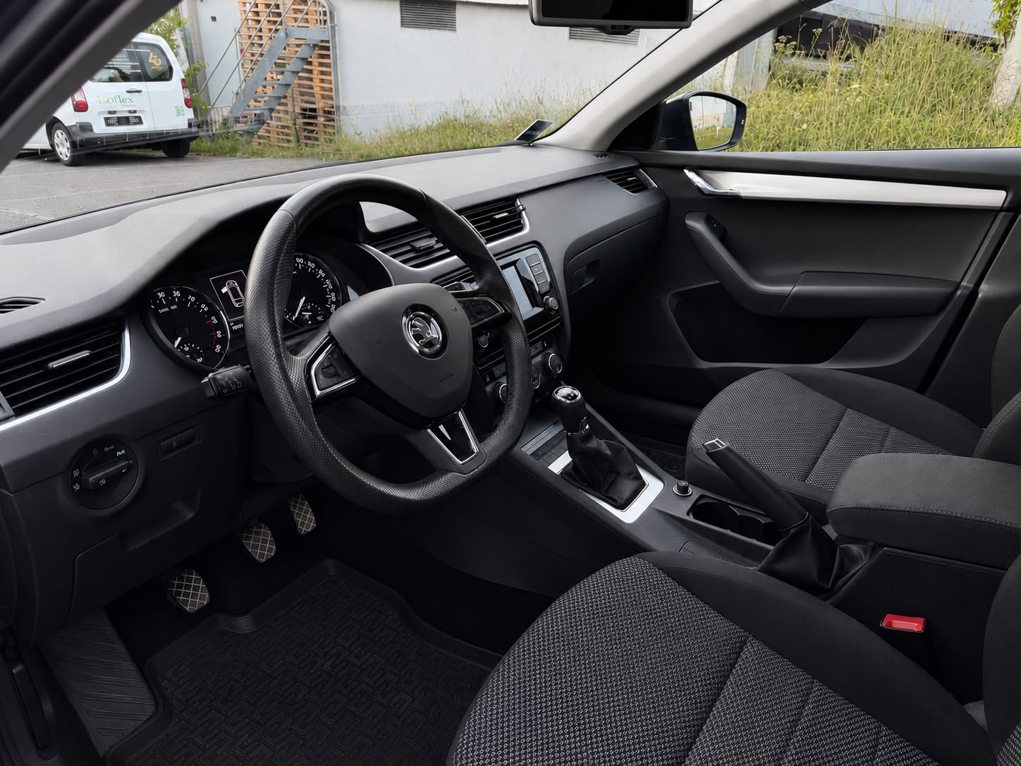 SKODA Octavia Combi 2.0 TDI Style 4x4-image-5