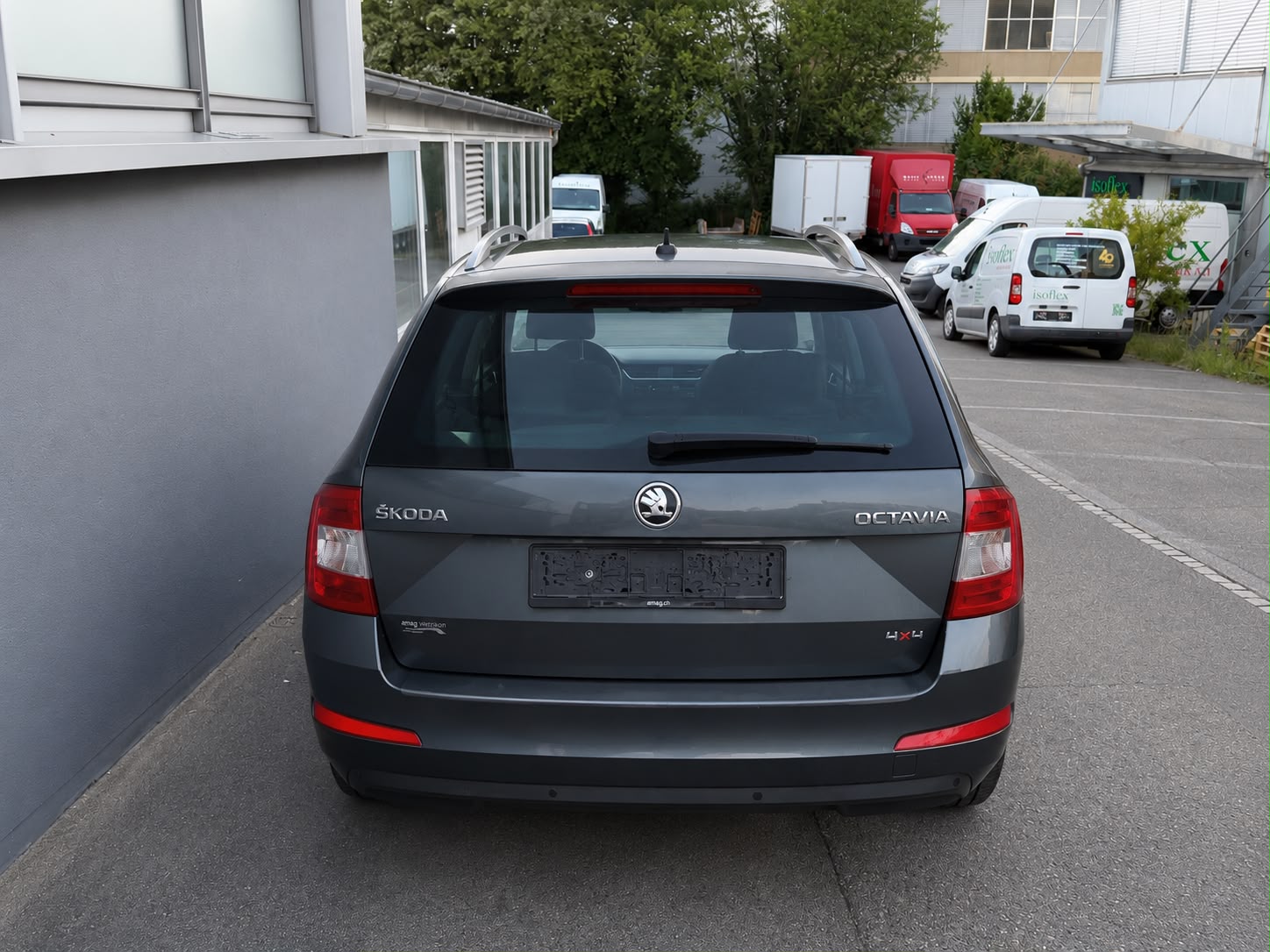 SKODA Octavia Combi 2.0 TDI Style 4x4-image-3