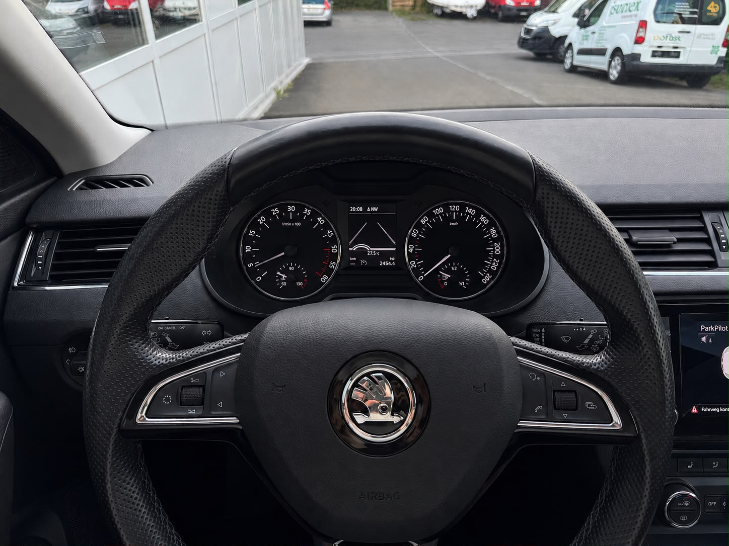 SKODA Octavia Combi 2.0 TDI Style 4x4-image-6