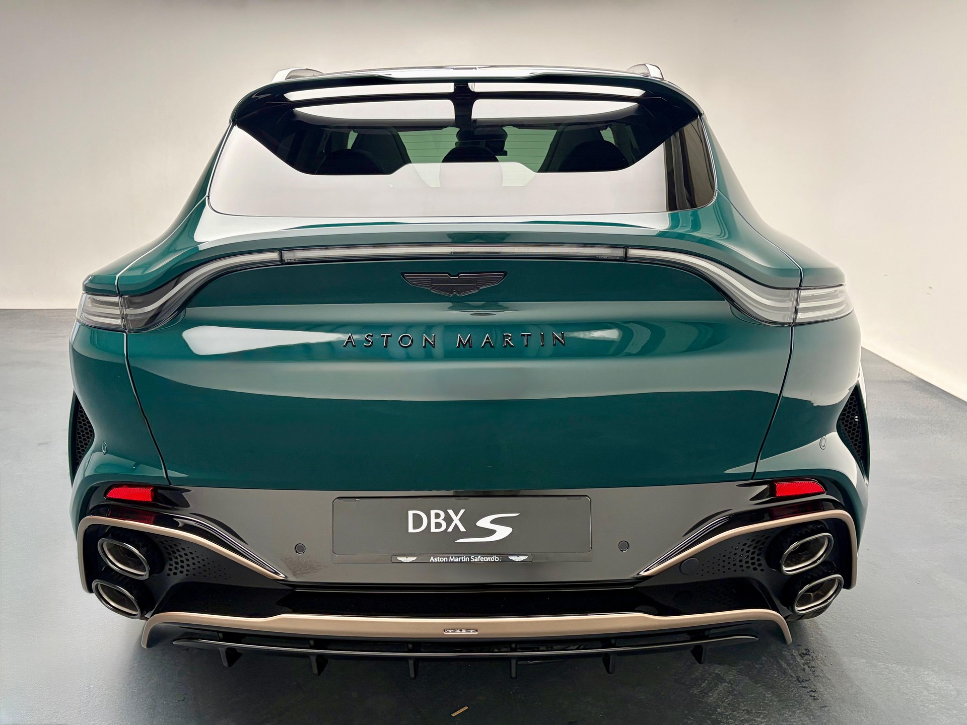 ASTON MARTIN DBX S 4.0 V8 Bi-Turbo (Q - Bronze Styling Pack)-image-25