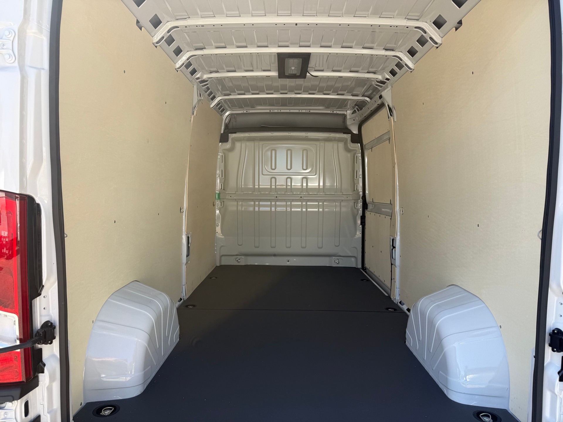 CITROEN Jumper 35+ Heavy 2.2 HDI L3H2 Automat Inkl. Anhängerkupplung & Verkleidung !-image-2