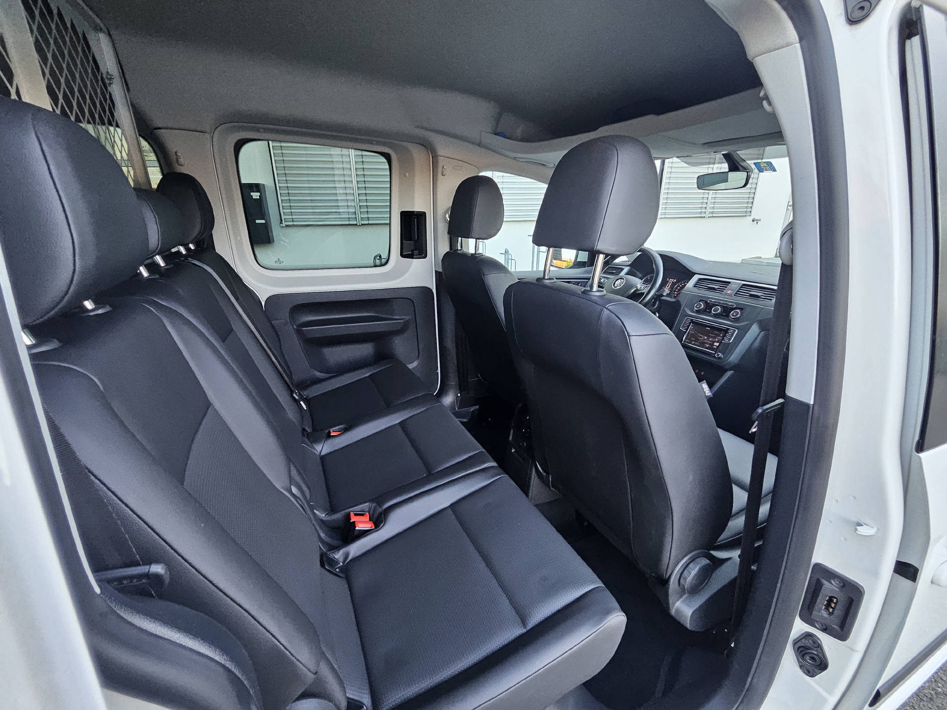 VW Caddy Maxi 2.0 TDI Trendline 4m * 5 Plätzer * Klima * AHK * Navi * Frisch ab MFK *-image-20
