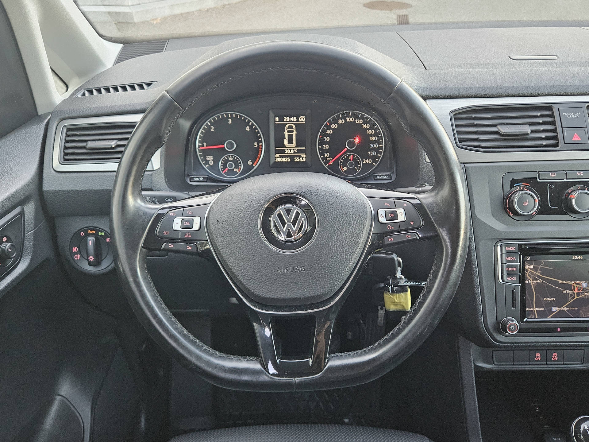 VW Caddy Maxi 2.0 TDI Trendline 4m * 5 Plätzer * Klima * AHK * Navi * Frisch ab MFK *-image-9