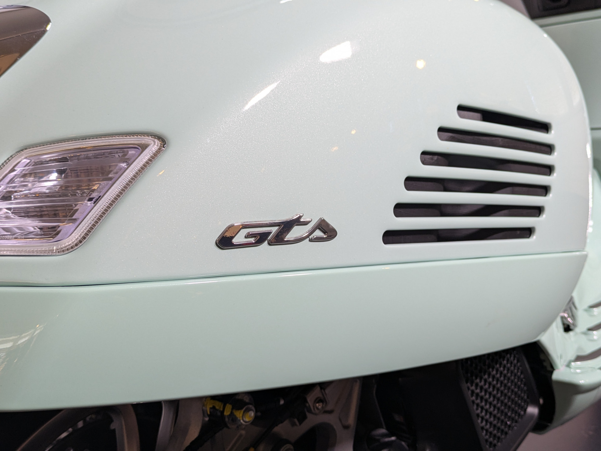 PIAGGIO Vespa GTS 125-image-4