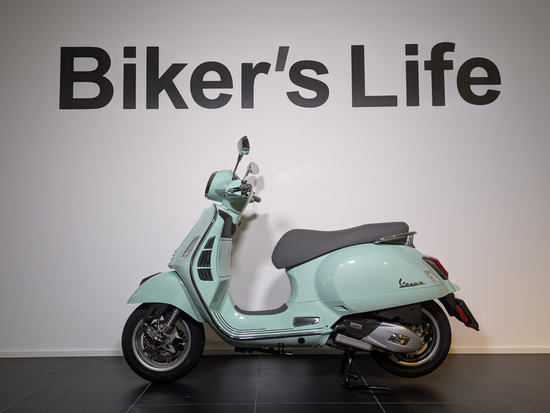 PIAGGIO Vespa GTS 125-showroom-element-1