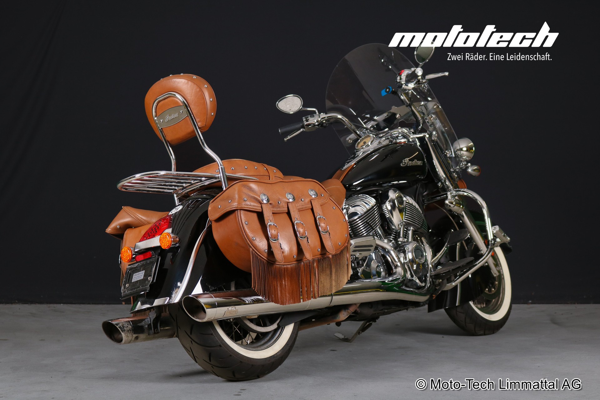 INDIAN Chief Vintage-showroom-element-2
