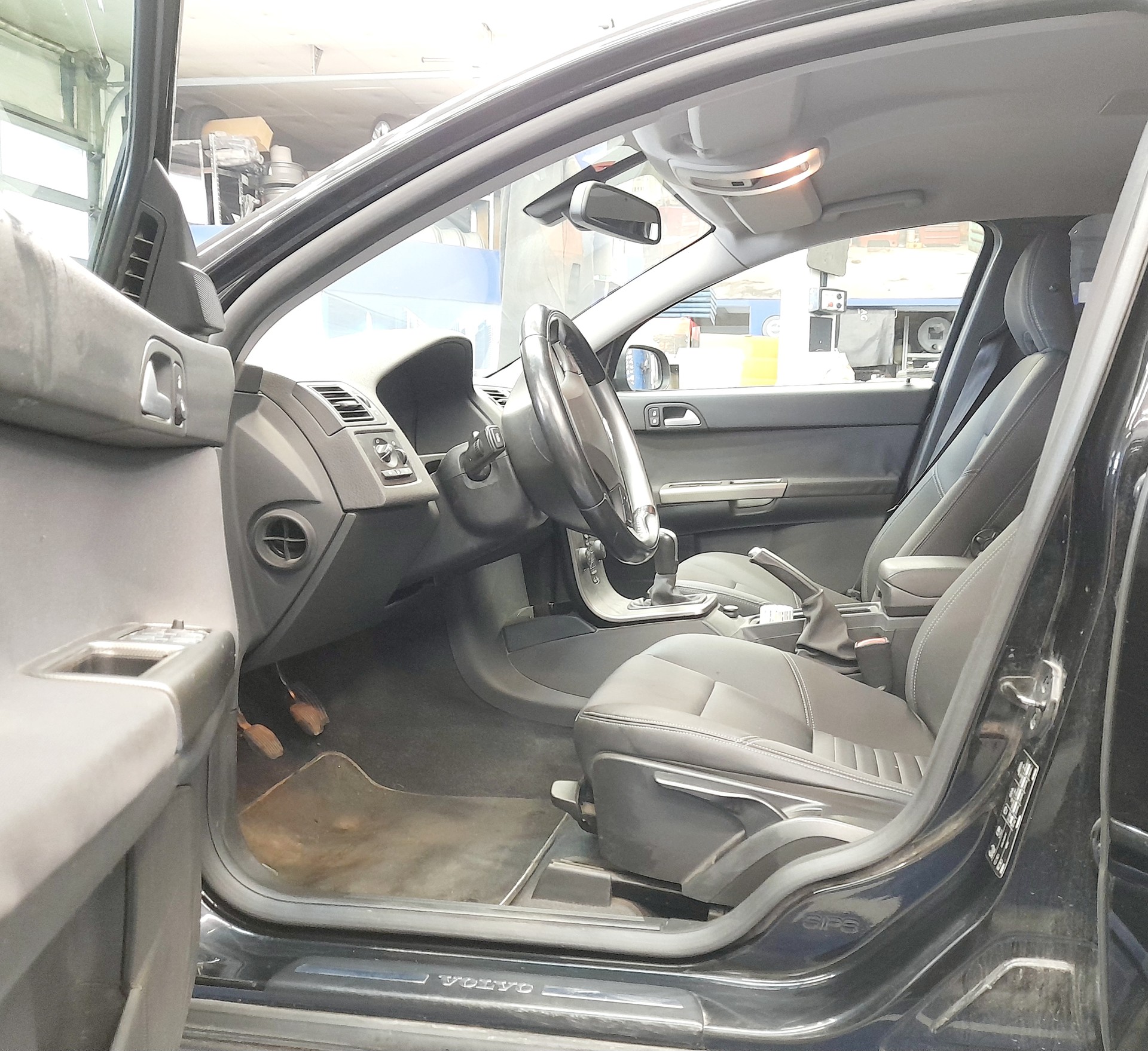 VOLVO V50 T5 AWD Summum-image-5