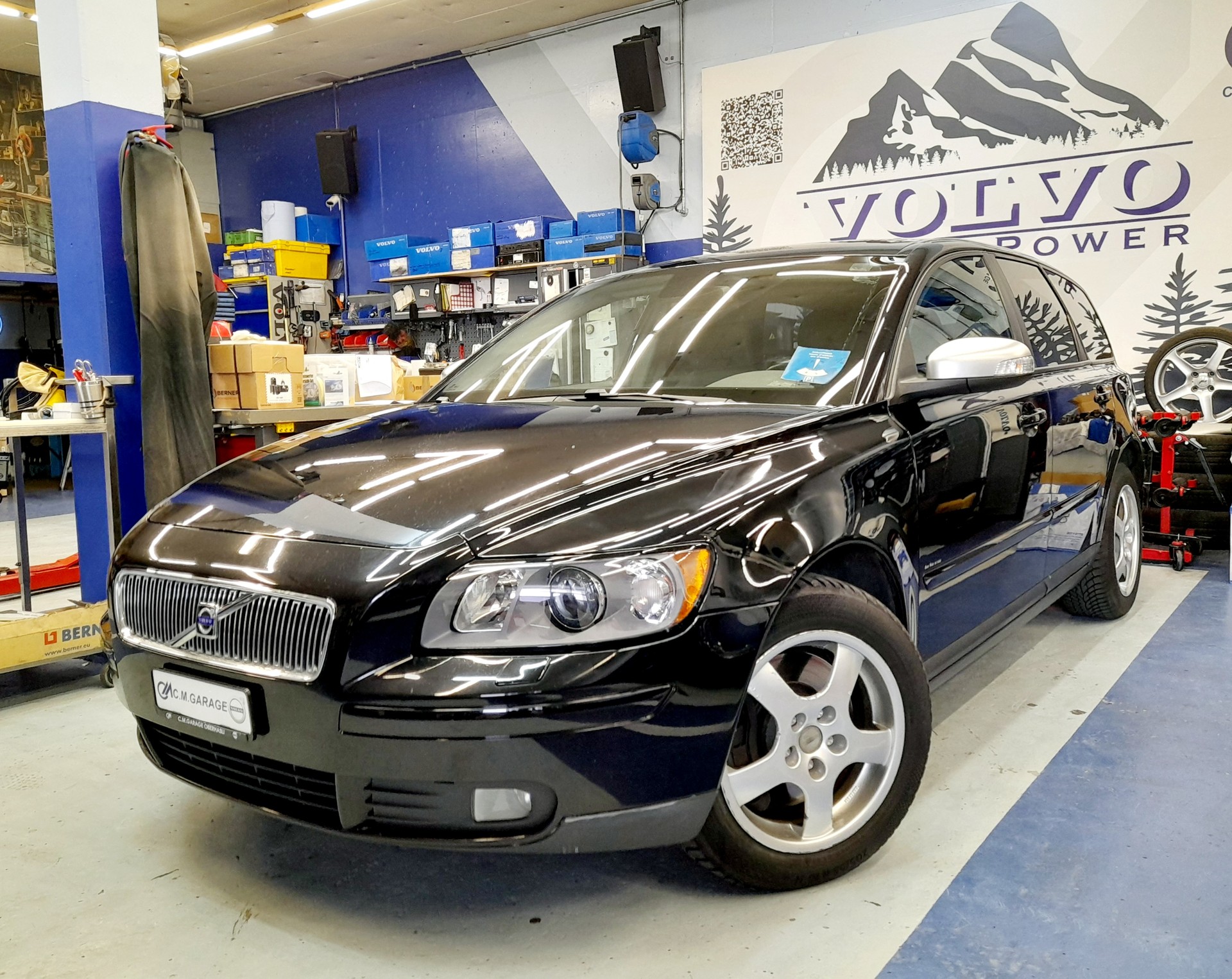 VOLVO V50 T5 AWD Summum-image-0