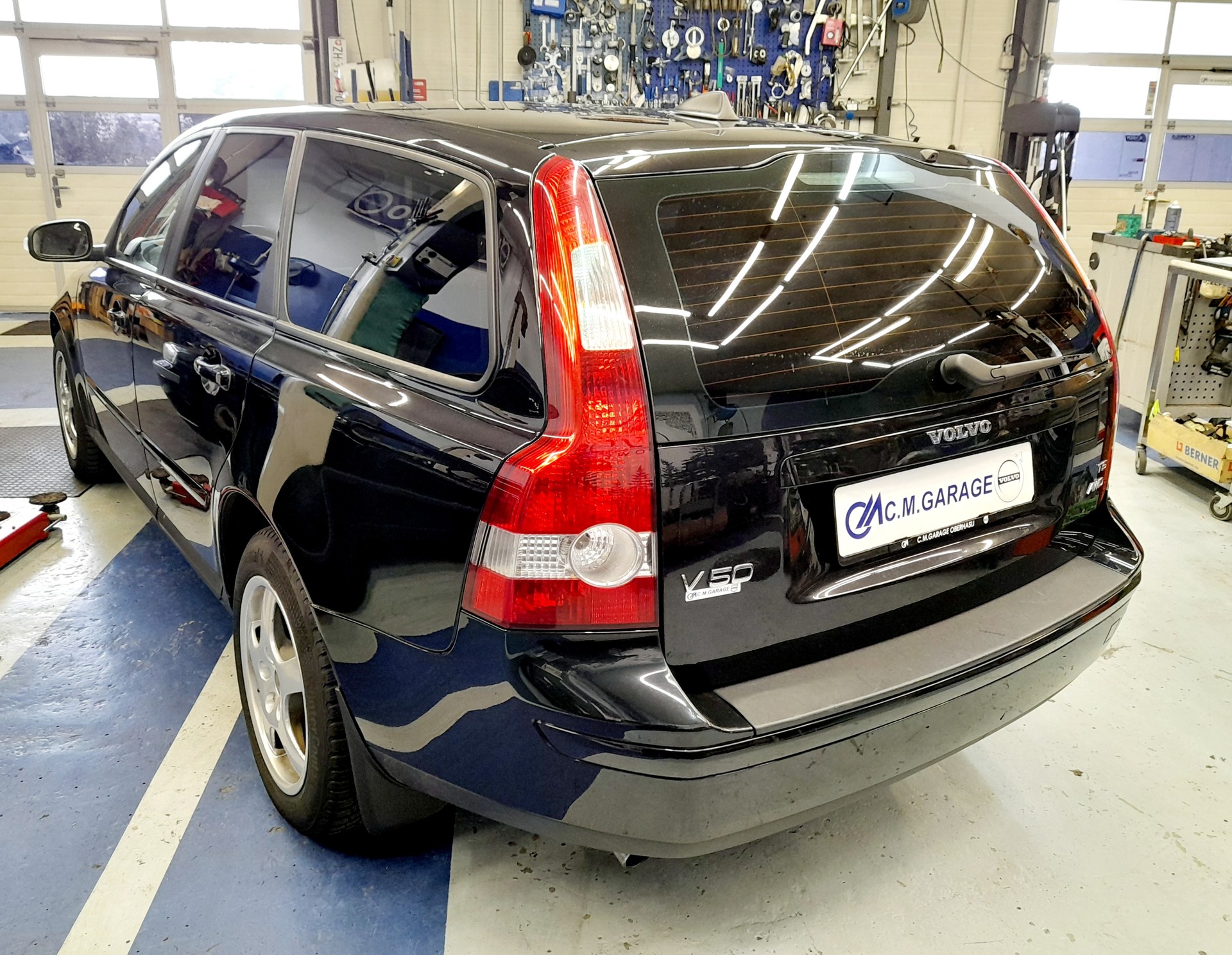 VOLVO V50 T5 AWD Summum-image-3
