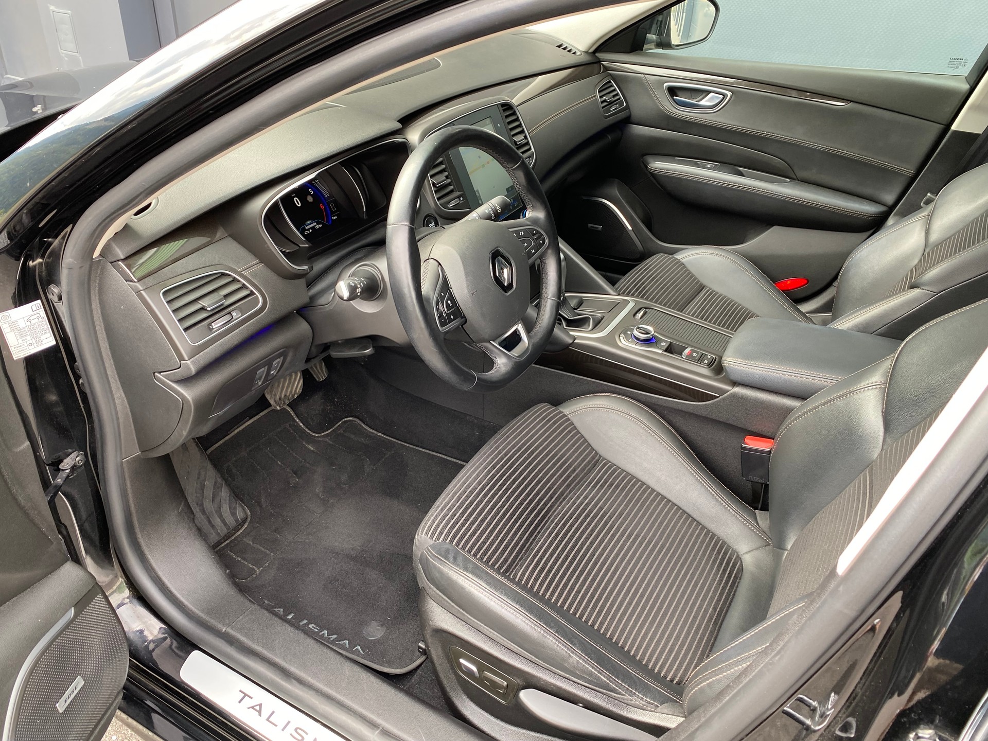 RENAULT Talisman Grandtour 1.6 TCe 90th Anniversary EDC-image-12