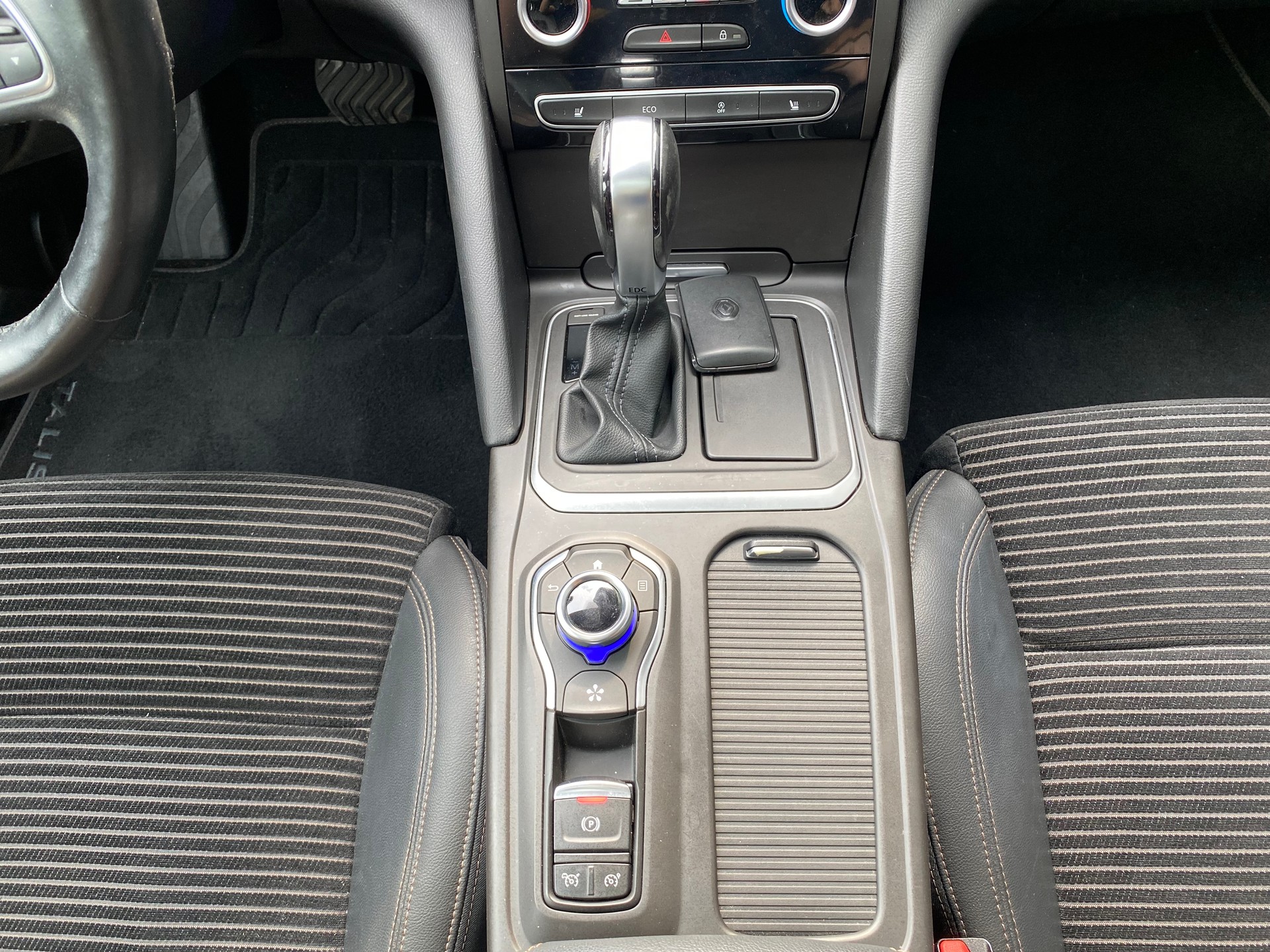 RENAULT Talisman Grandtour 1.6 TCe 90th Anniversary EDC-image-27