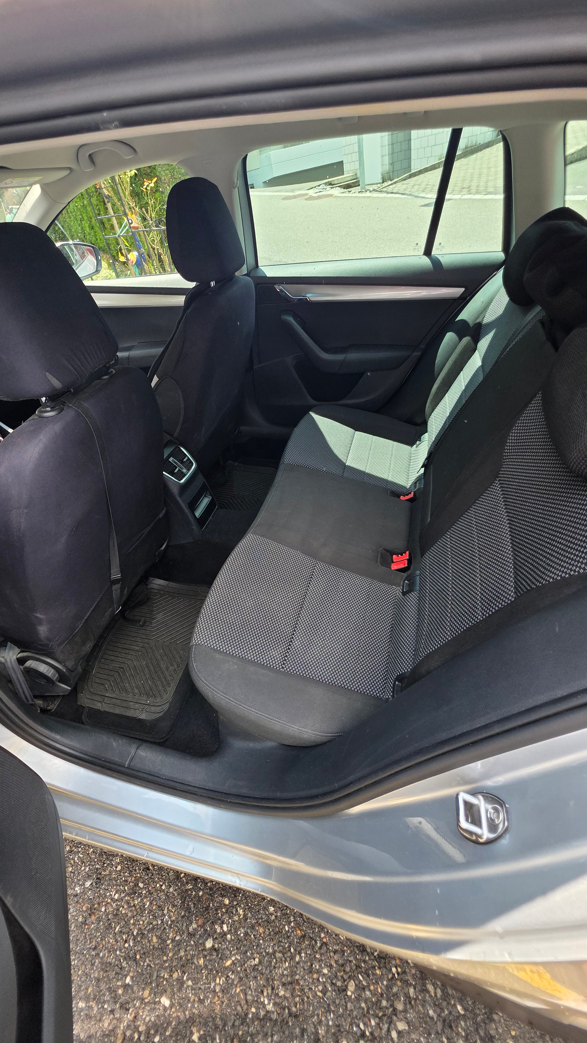 SKODA 2.0 TDI 150 Style DSG-image-5