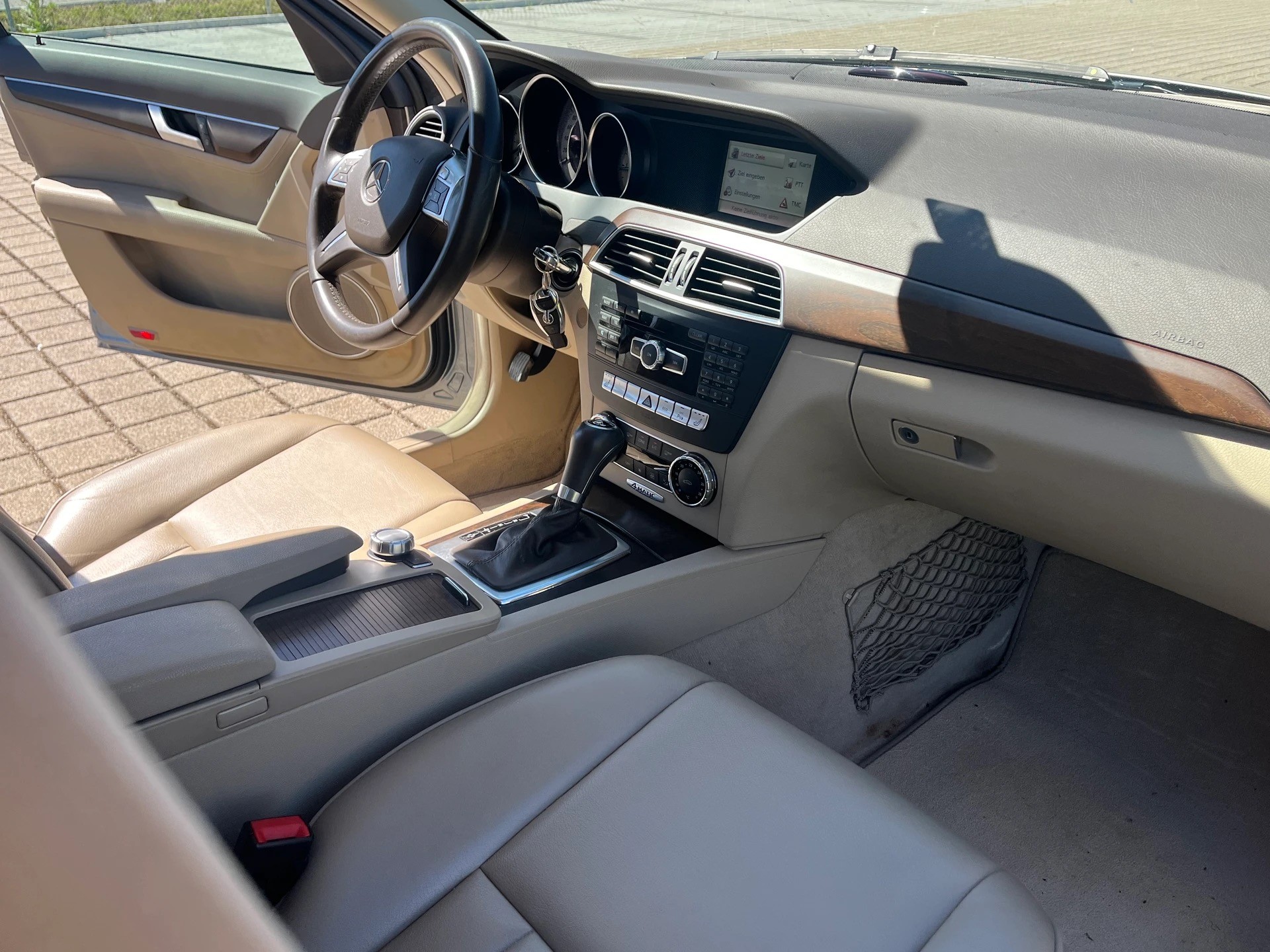 MERCEDES-BENZ C 250 CDI Avantgarde 4Matic 7G-Tronic-image-10