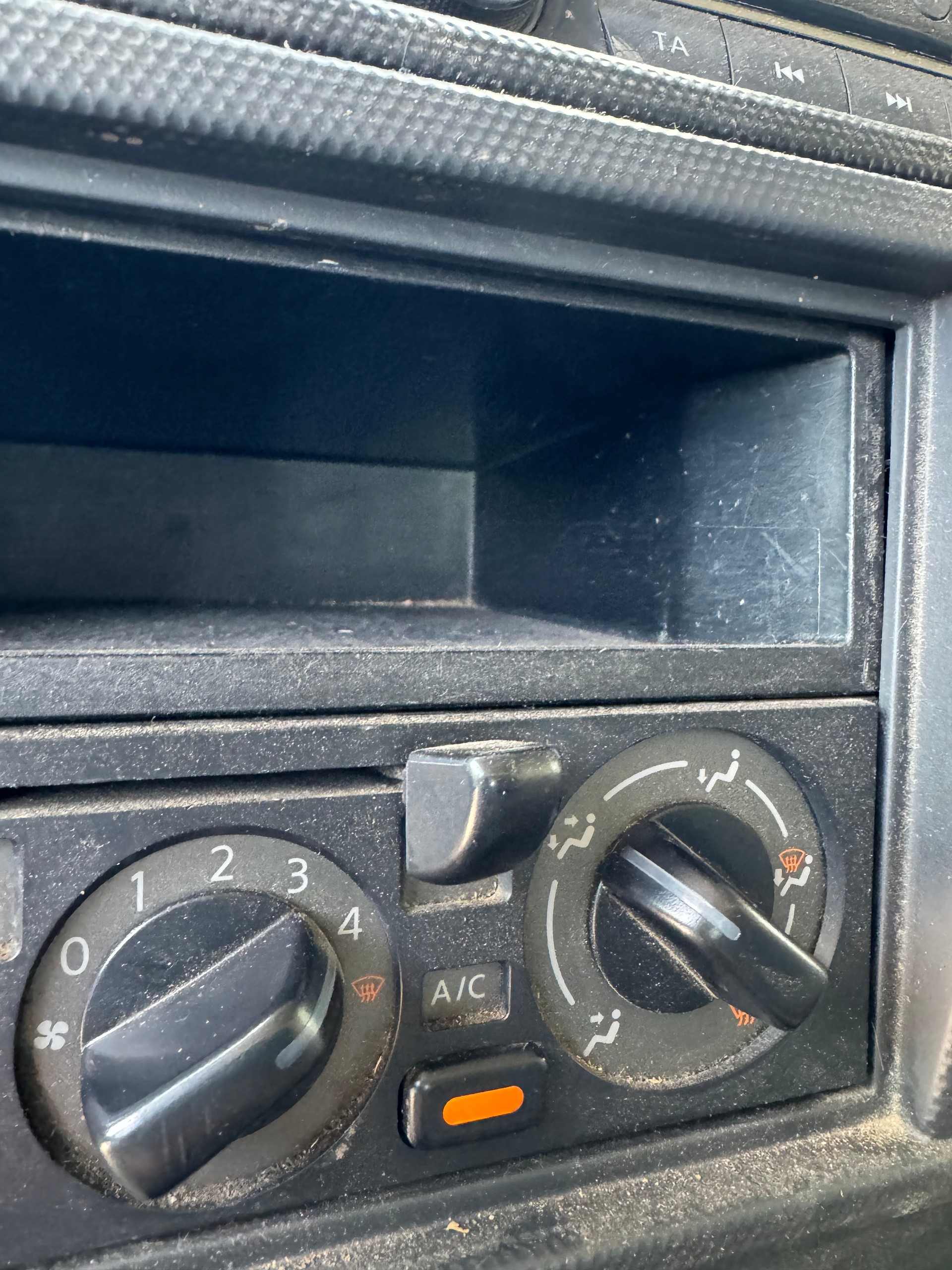 NISSAN NT400 Cabstar-image-13