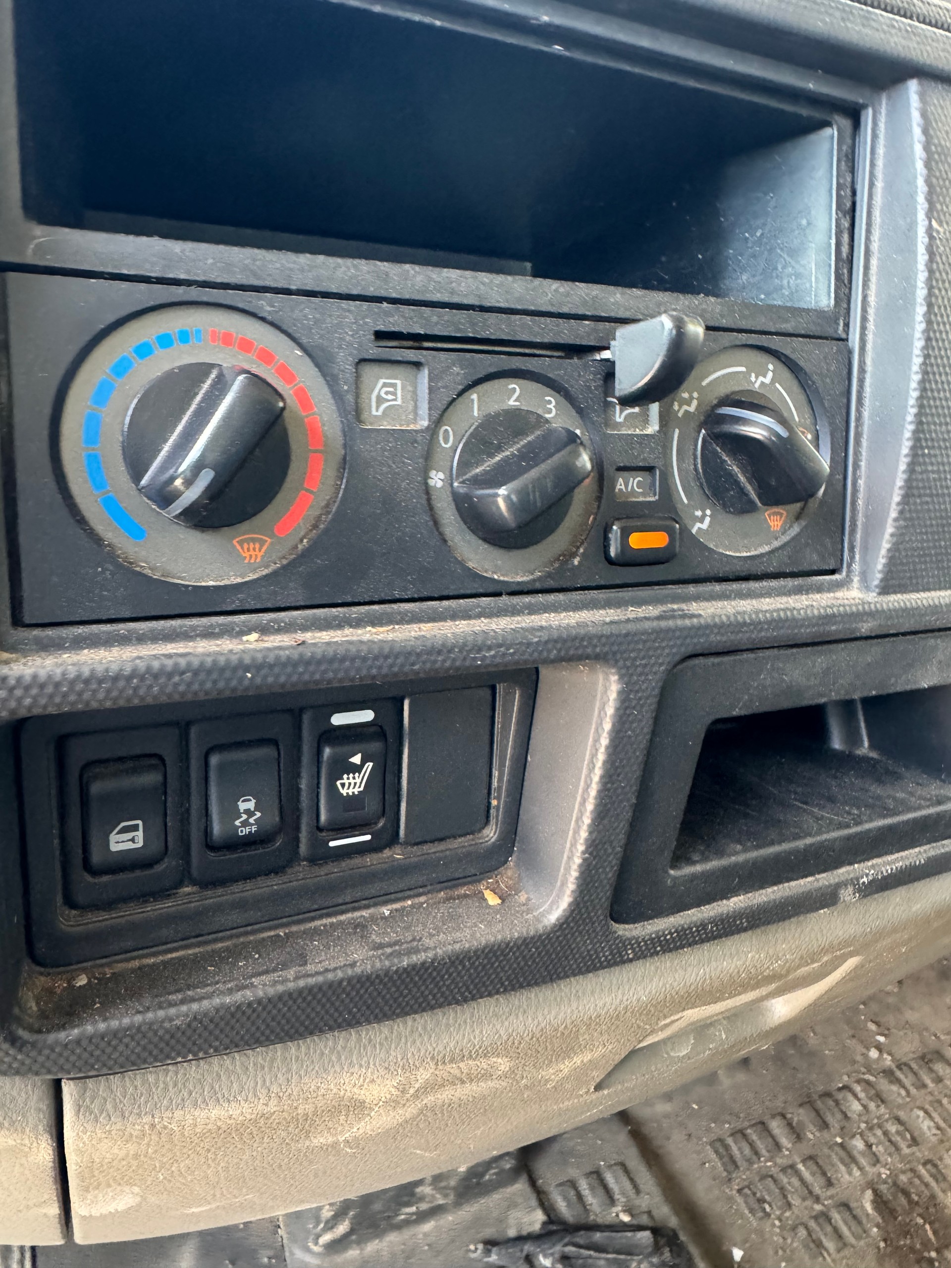 NISSAN NT400 Cabstar-image-12