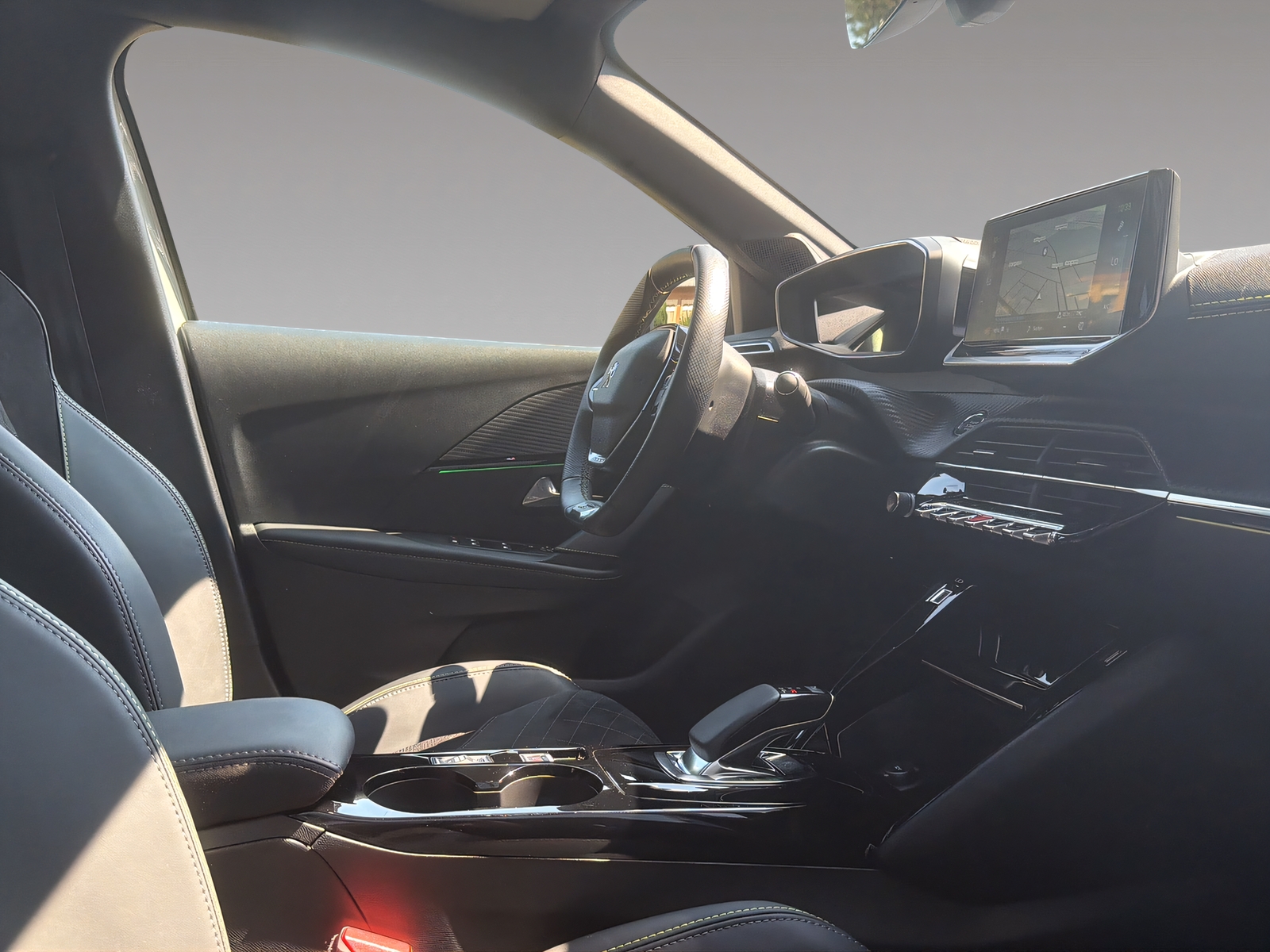 PEUGEOT 208 e-GT Pack-image-11