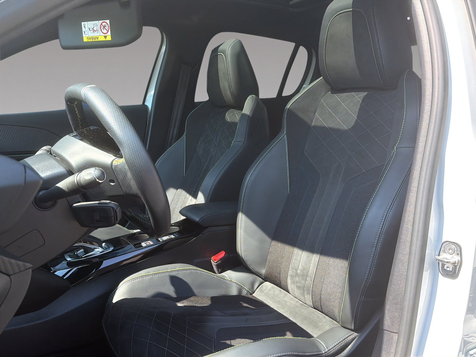 PEUGEOT 208 e-GT Pack-image-5