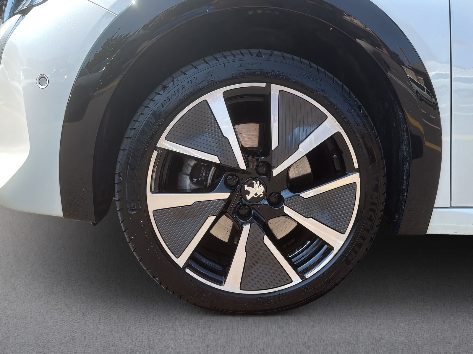 PEUGEOT 208 e-GT Pack-image-19