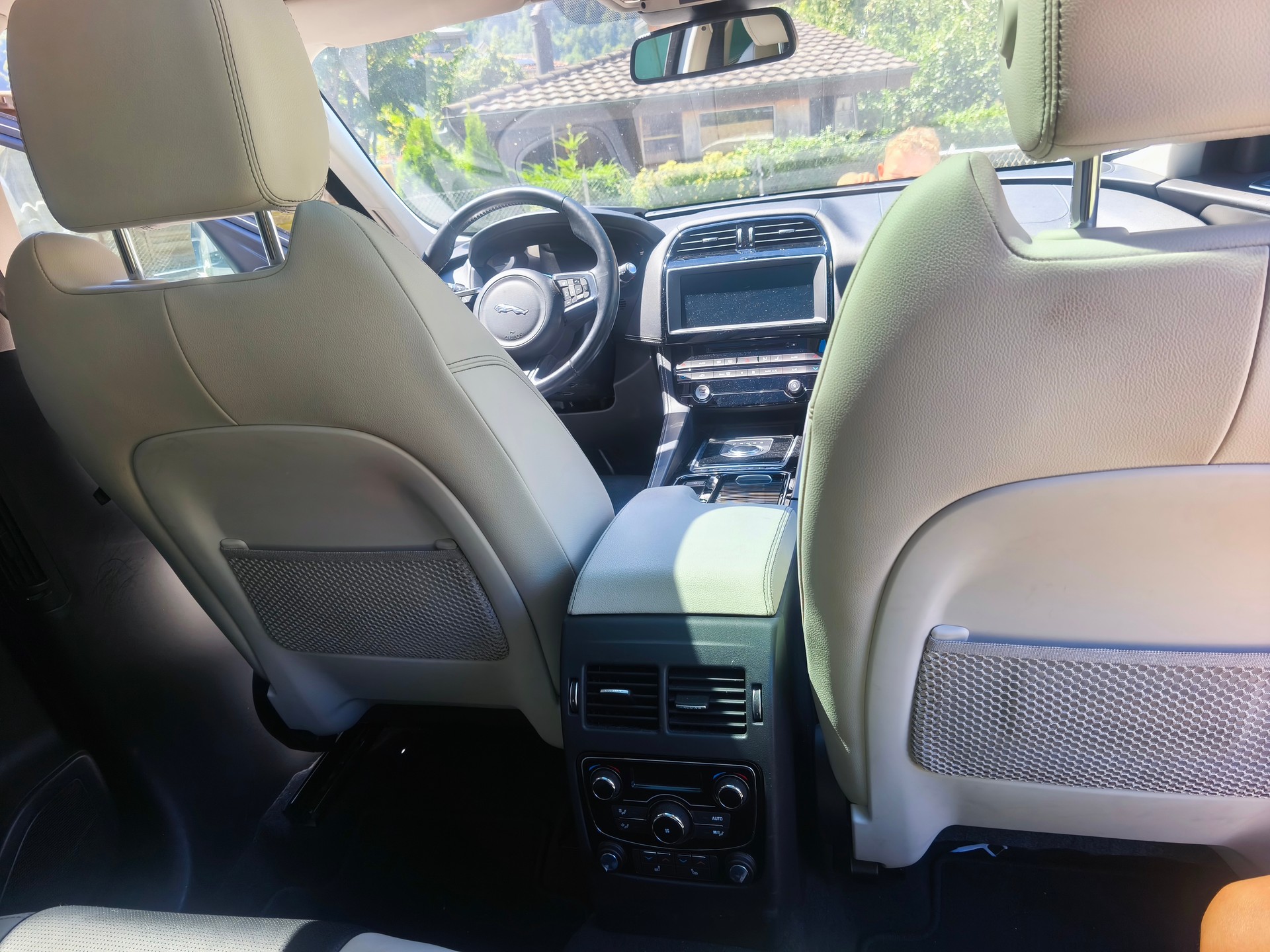 JAGUAR 30d AWD-image-2