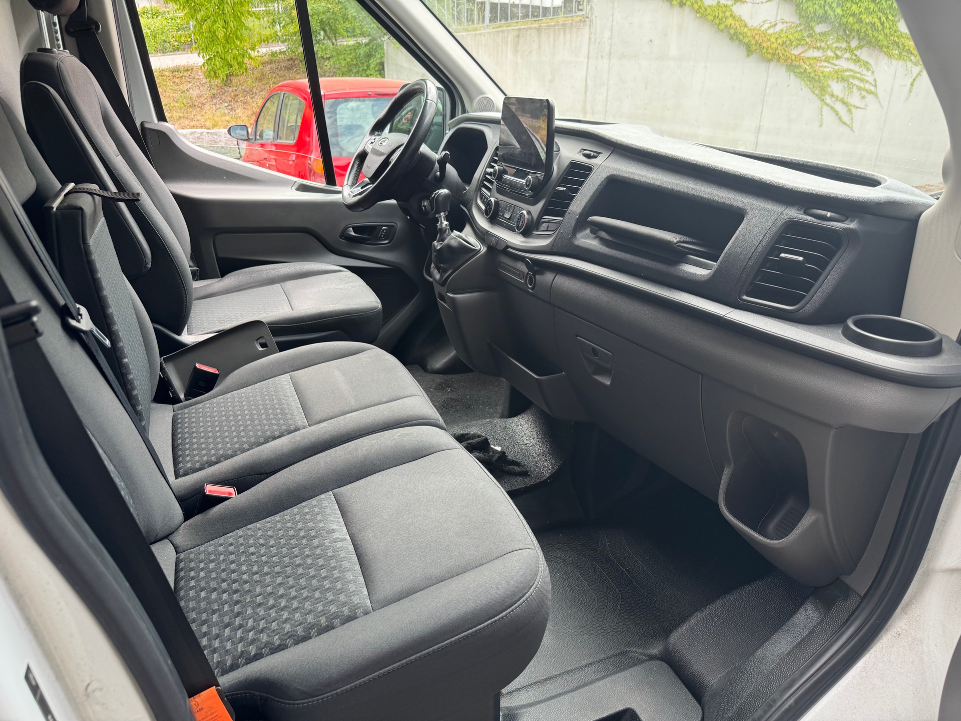 FORD Transit Van 330 L2 Trend 2.0 TDCi 130 FWD-image-6