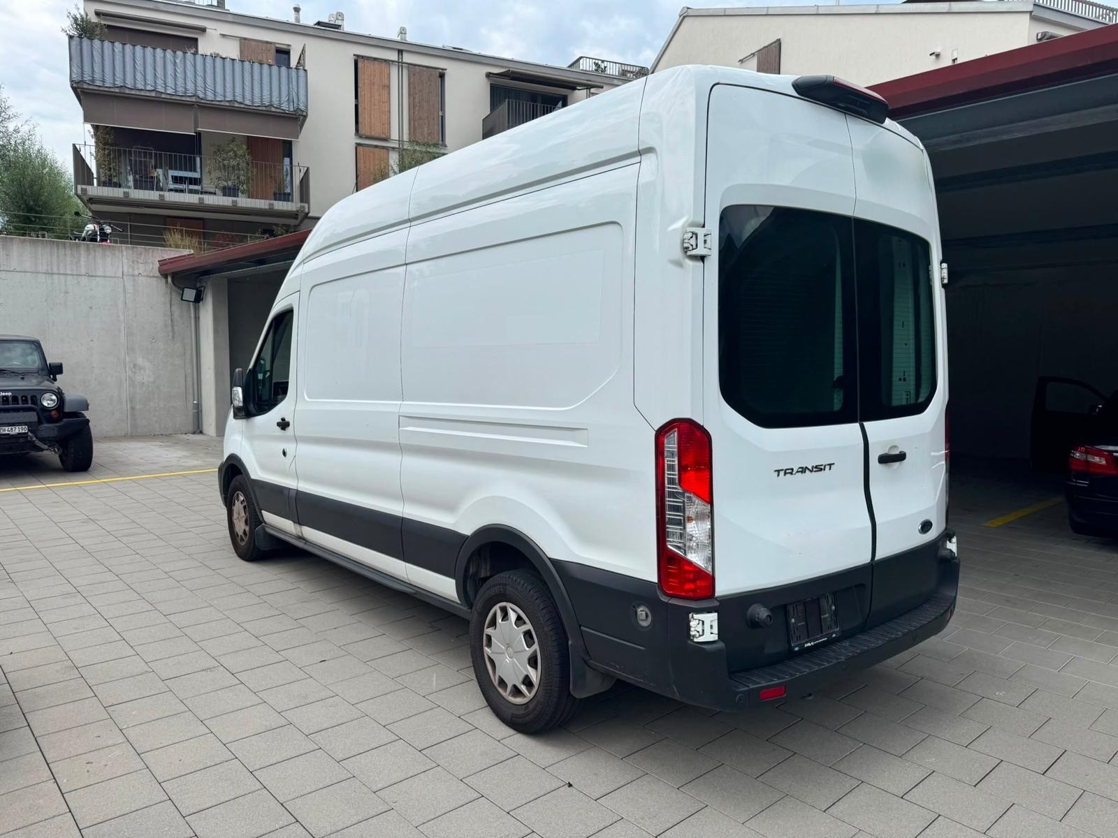 FORD Transit Van 330 L2 Trend 2.0 TDCi 130 FWD-image-3