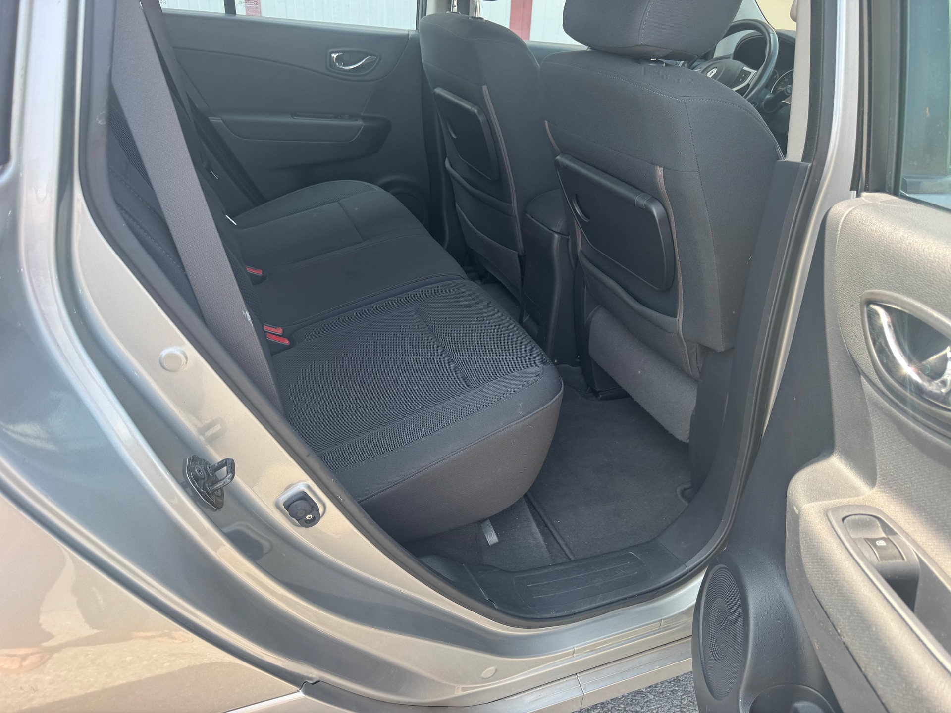 RENAULT Koleos 2.0 dCi Dynamique 4x4 Automatic-image-7