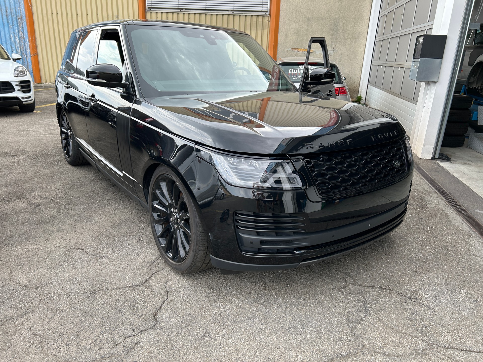 LAND ROVER Range Rover 3.0 SDV6 Vogue Automatic " MOTEUR BLOQUER " VENDU DANS L'ETAT Tél : 079 611 65 33-image-1