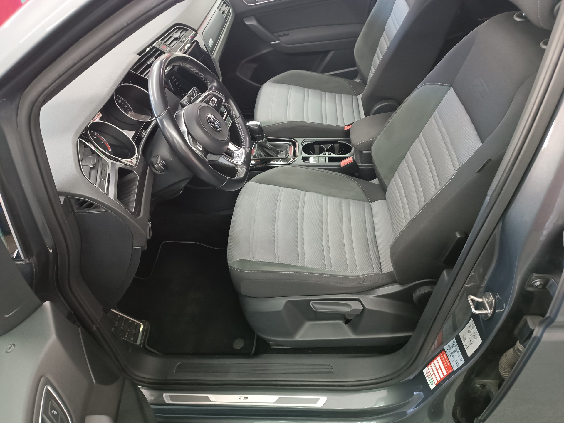 VW Touran 1.5 TSI EVO Highline DSG-image-9