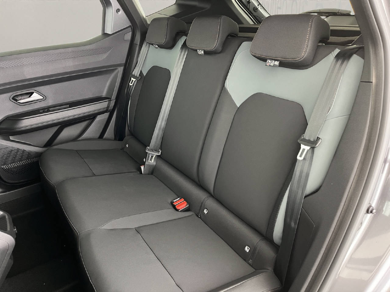 DACIA Duster 1.2 Hybrid Extreme 4WD-image-16