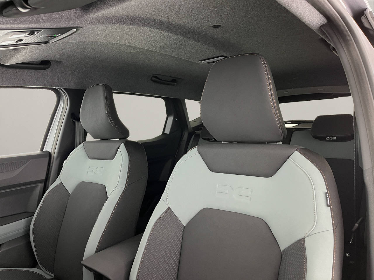 DACIA Duster 1.2 Hybrid Extreme 4WD-image-14