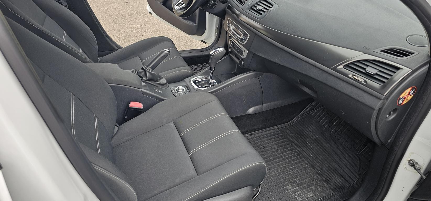 RENAULT Mégane Grandtour 1.5 dCi Expression EDC-image-9