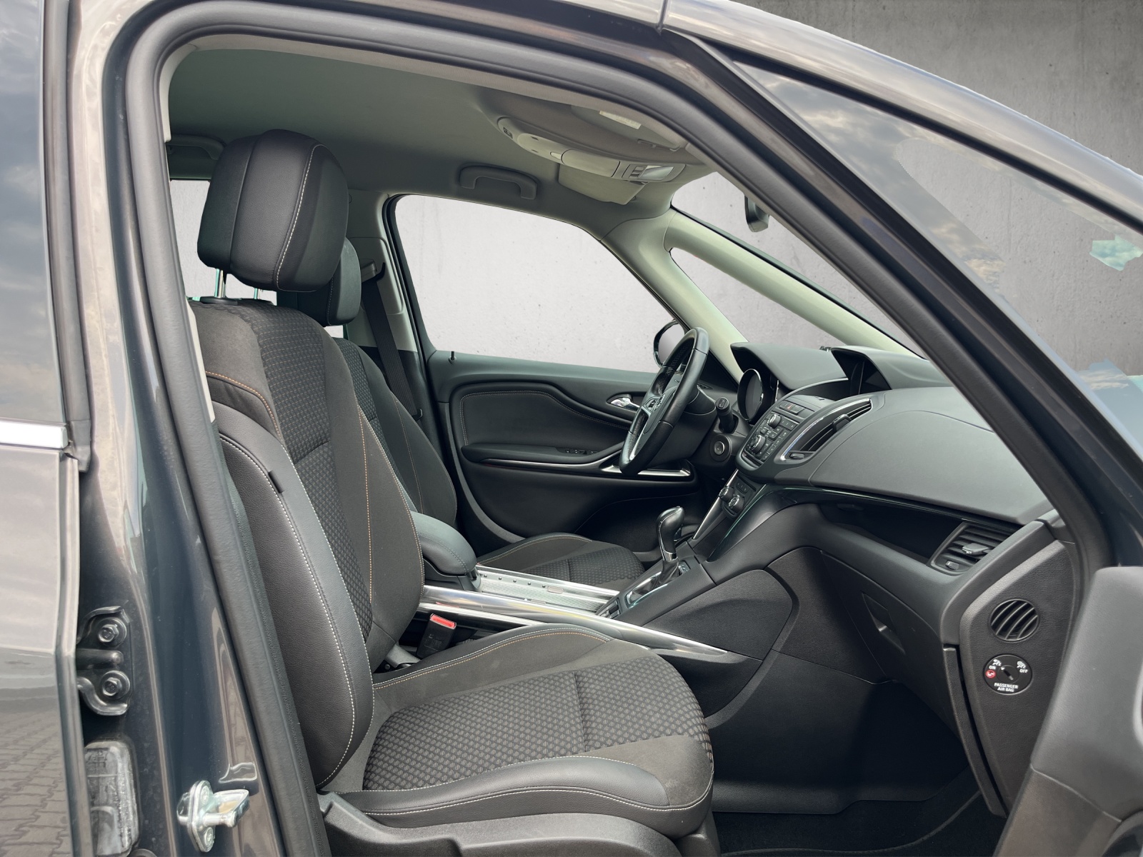OPEL Zafira Tourer 1.4T eTEC Cosmo-image-12