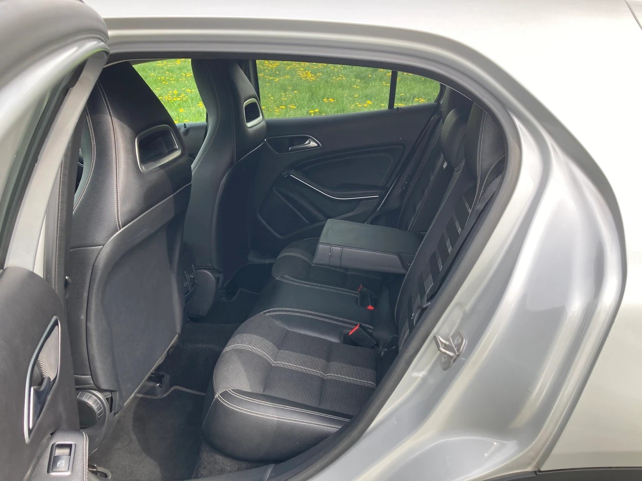 MERCEDES-BENZ GLA 200 CDI Night Star-image-6