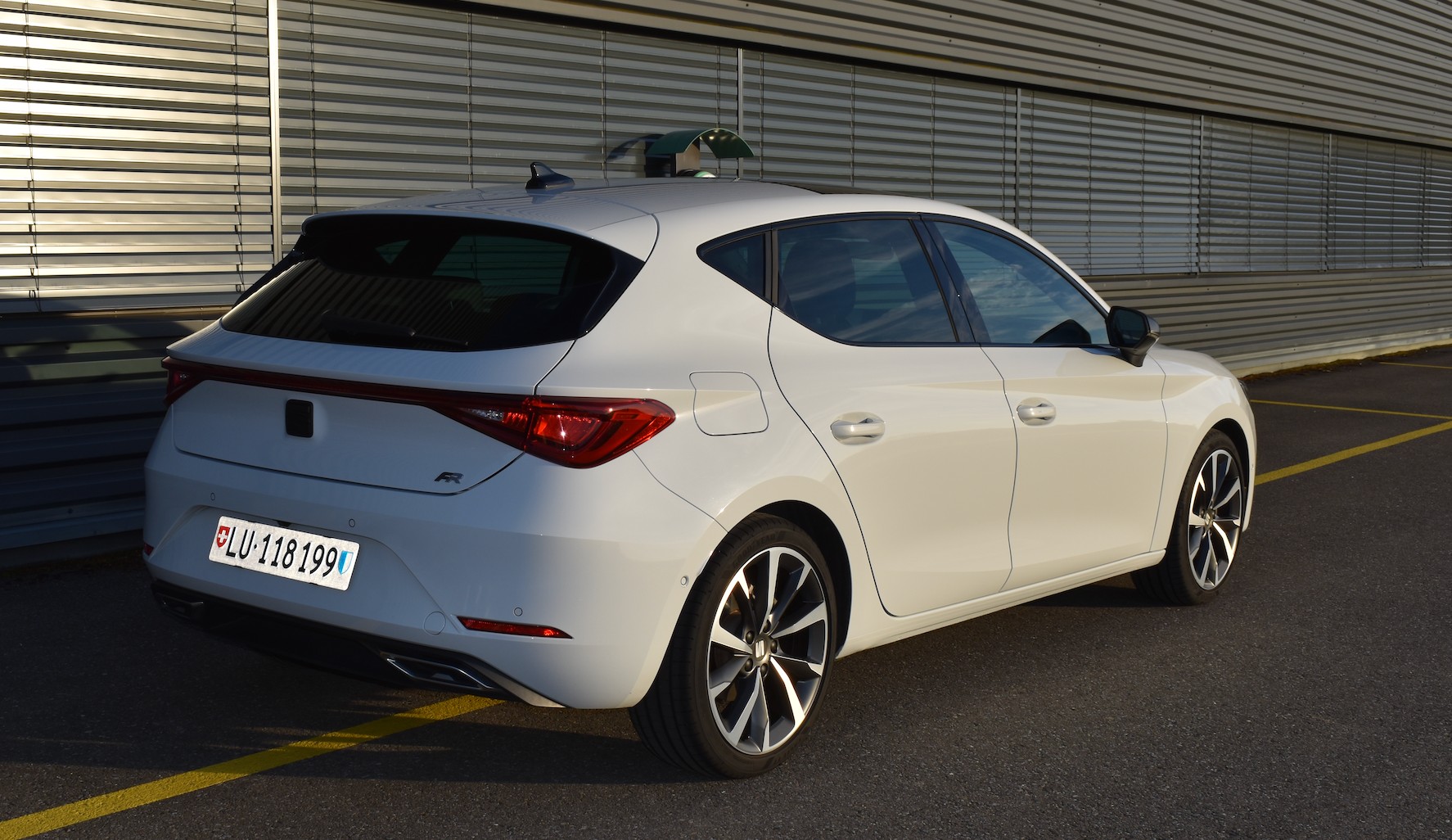 SEAT 1.5 eTSI 150 Hola FR DSG-image-1