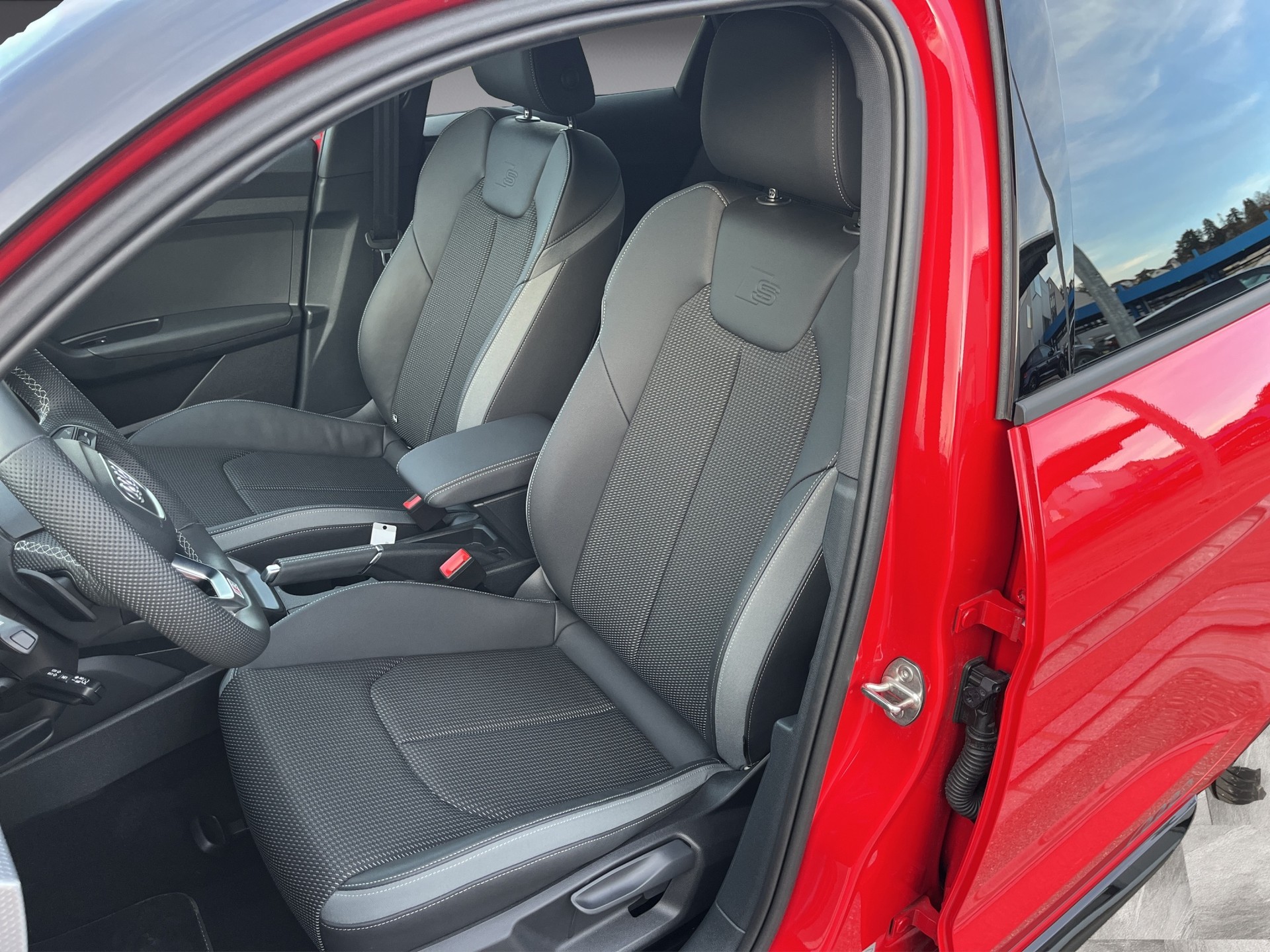 AUDI A1 Sportback 40 TFSI S Line S-tronic*Red/Black, (5-Jahre Garantie)-image-10