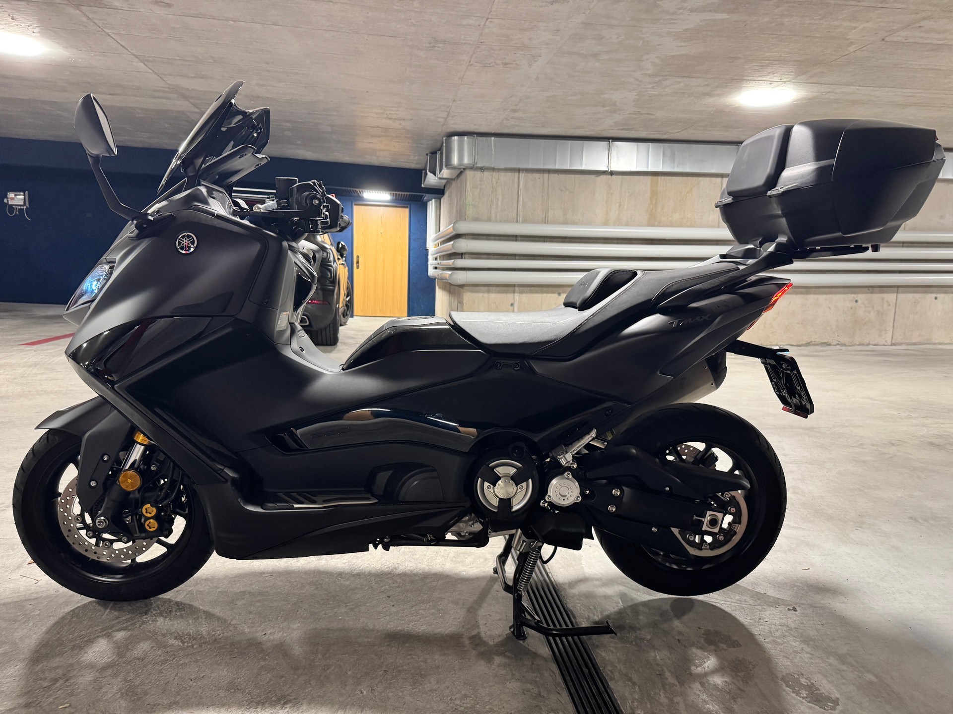 YAMAHA T-MAX Tech-Max XP 560-image-3