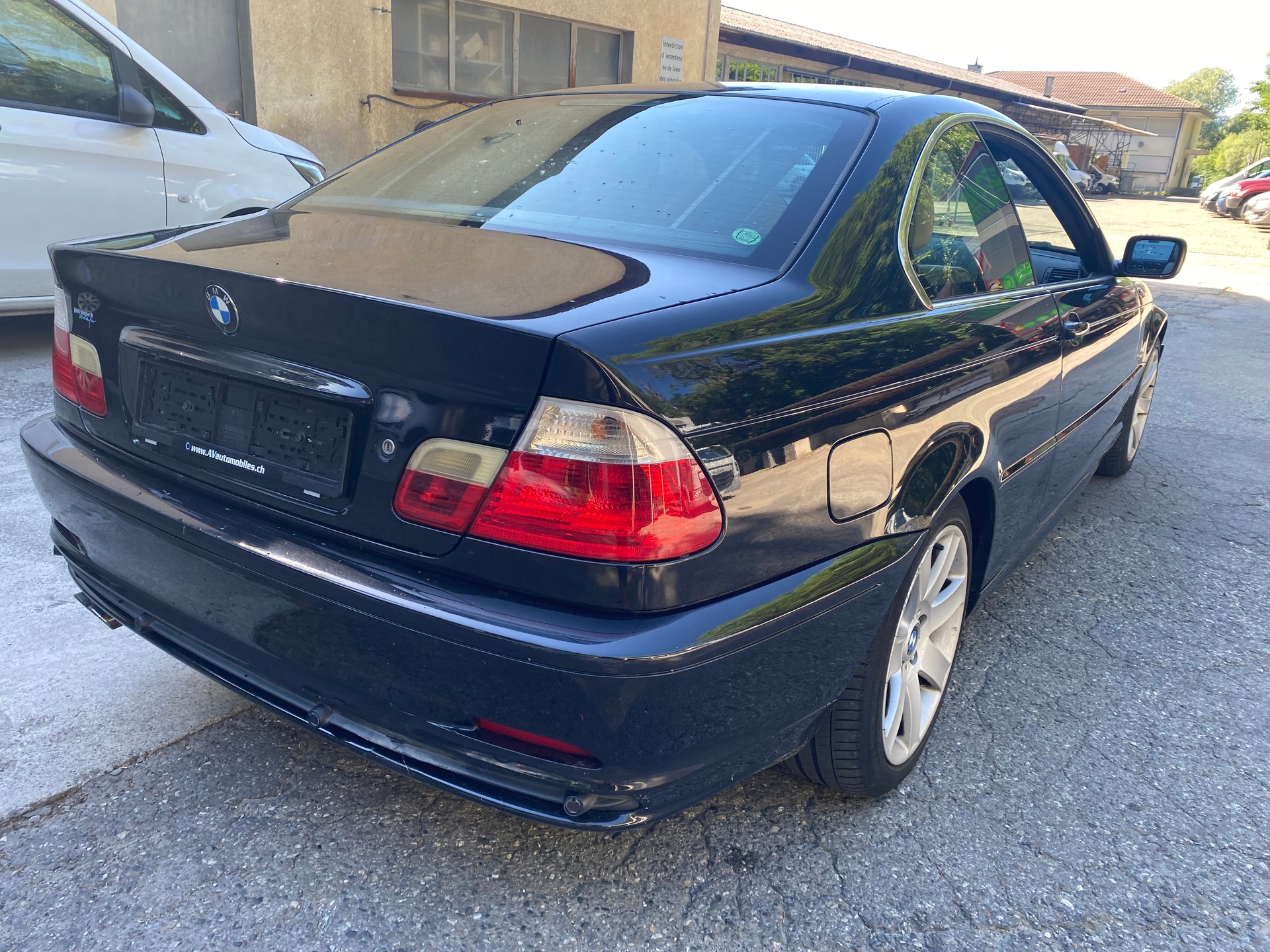 BMW 328i coupé-image-2