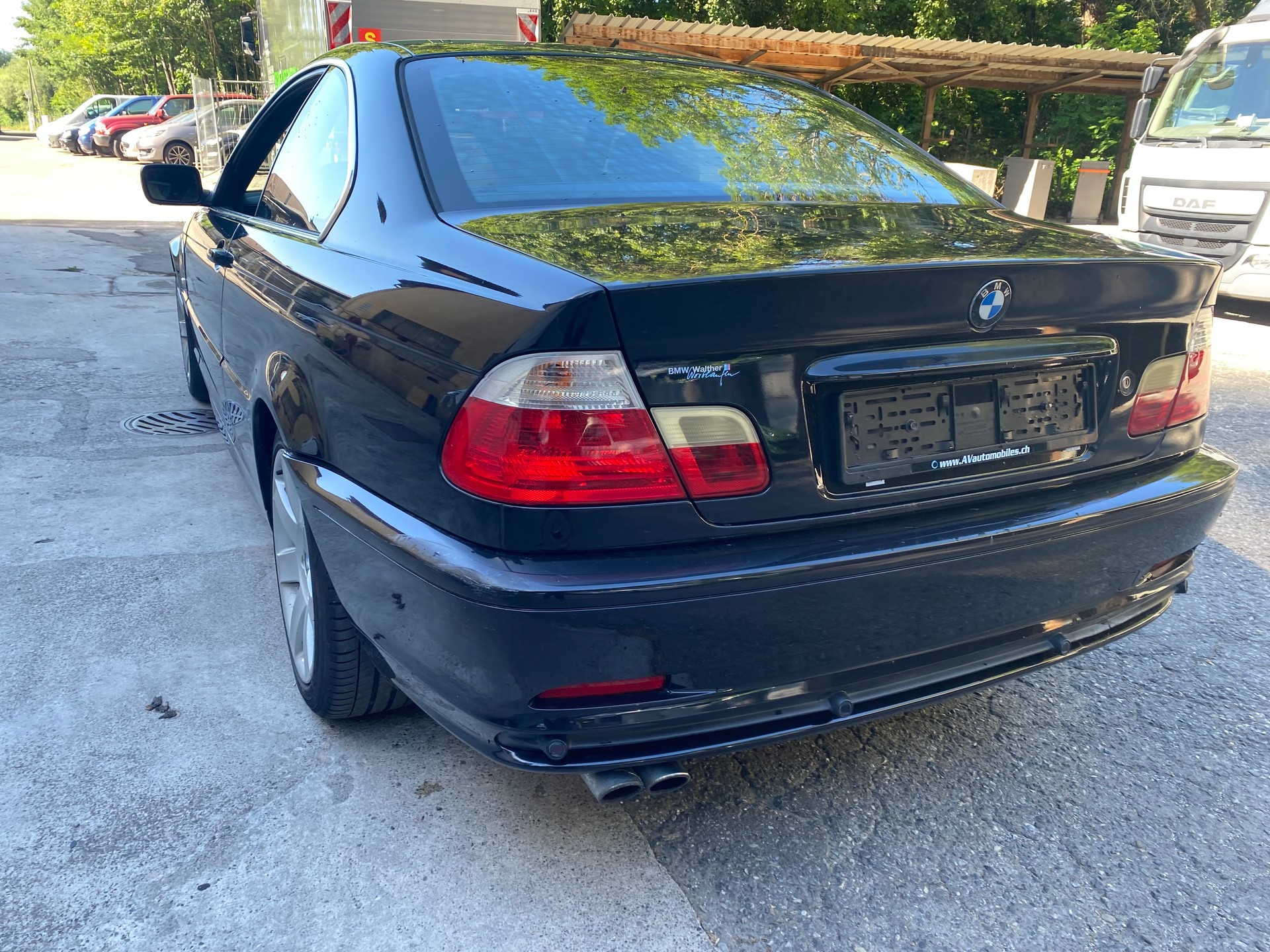 BMW 328i coupé-image-3