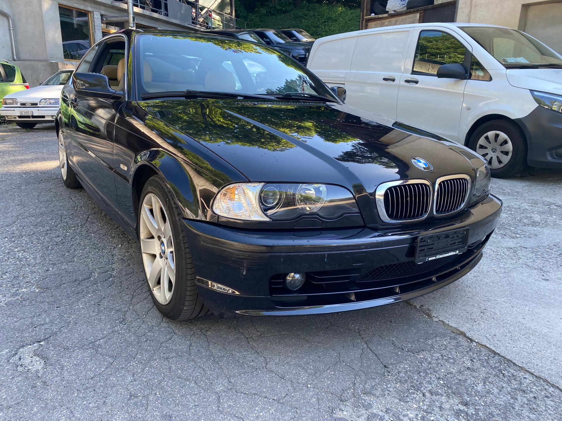 BMW 328i coupé-image-1