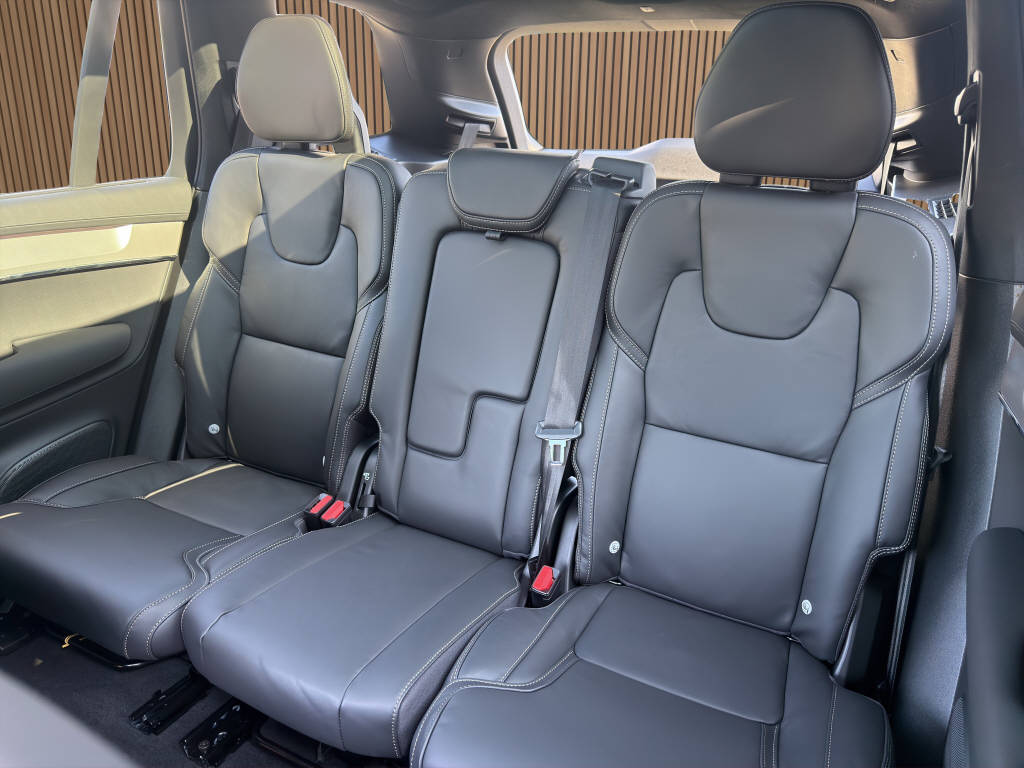 VOLVO XC90 2.0 T8 TE Black Edition eAWD-image-17