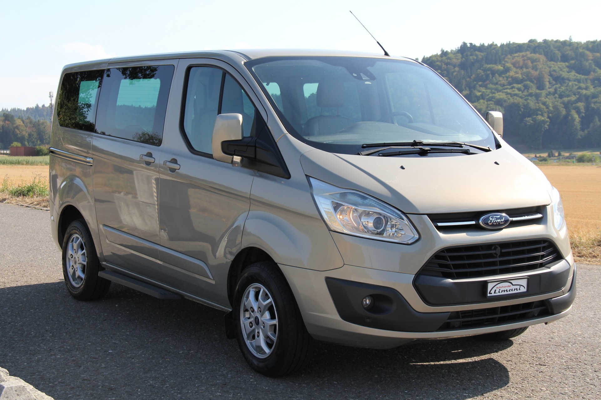 FORD Tourneo Custom 300 L1H1 Titanium-image-3