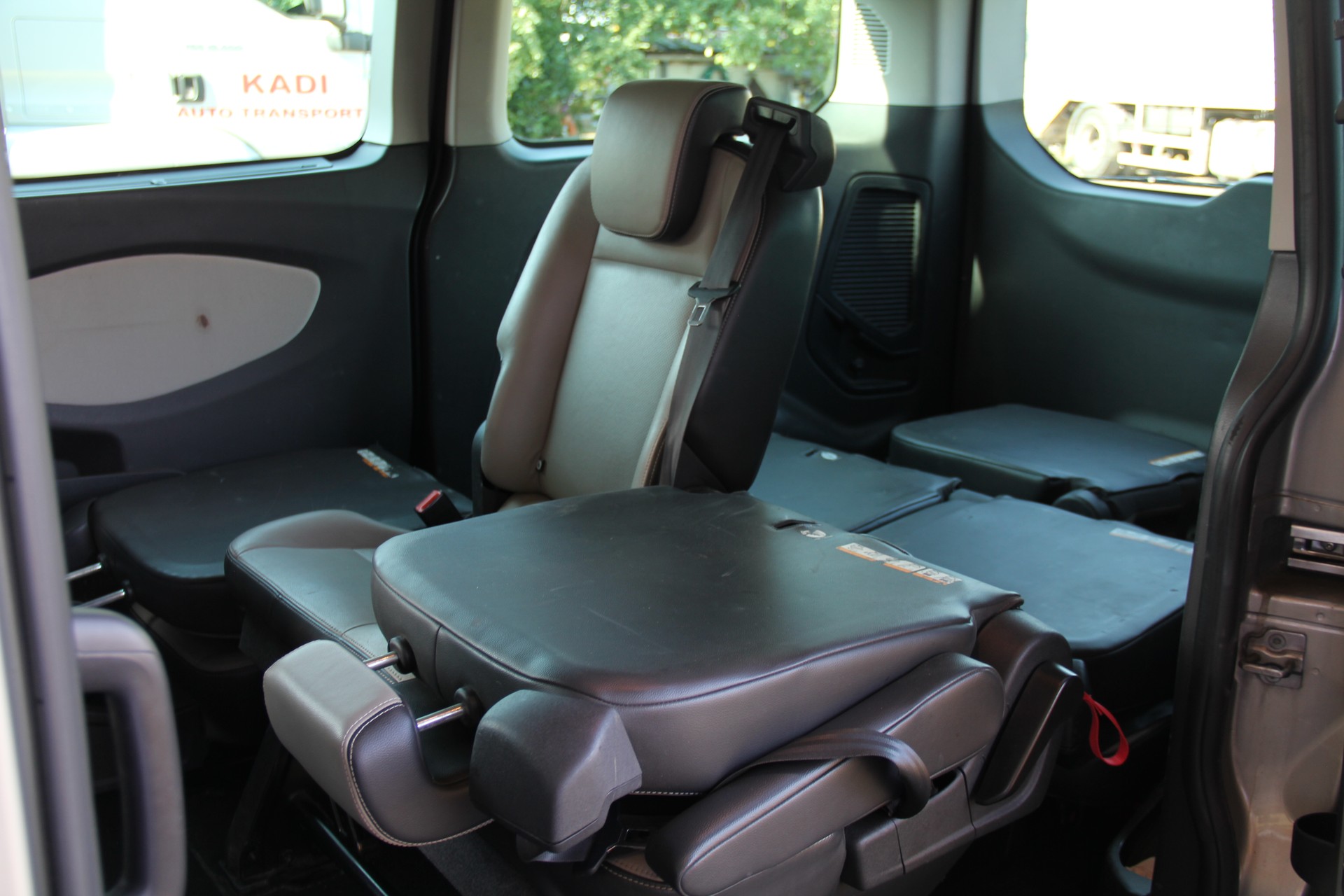FORD Tourneo Custom 300 L1H1 Titanium-image-6