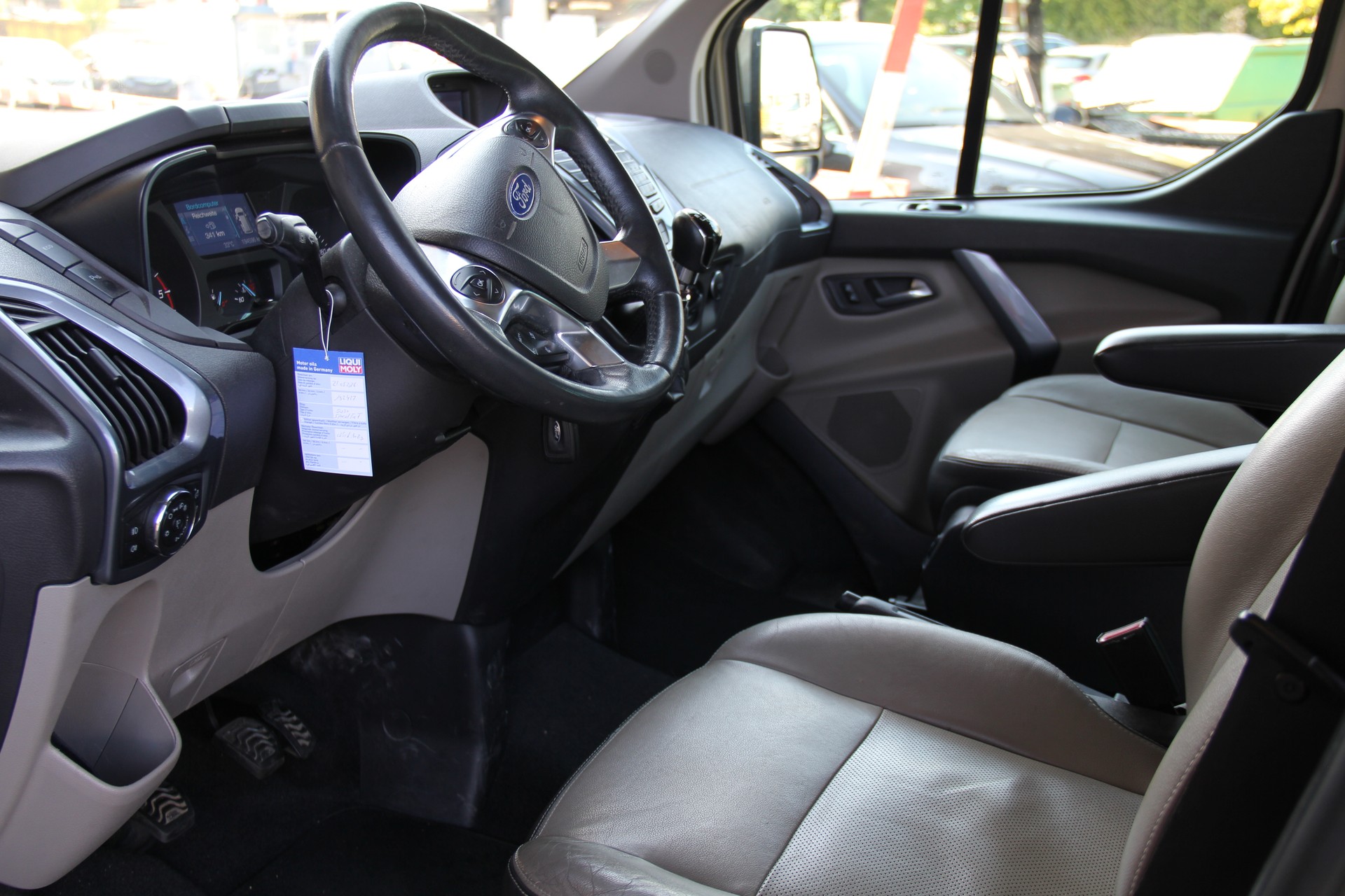 FORD Tourneo Custom 300 L1H1 Titanium-image-7
