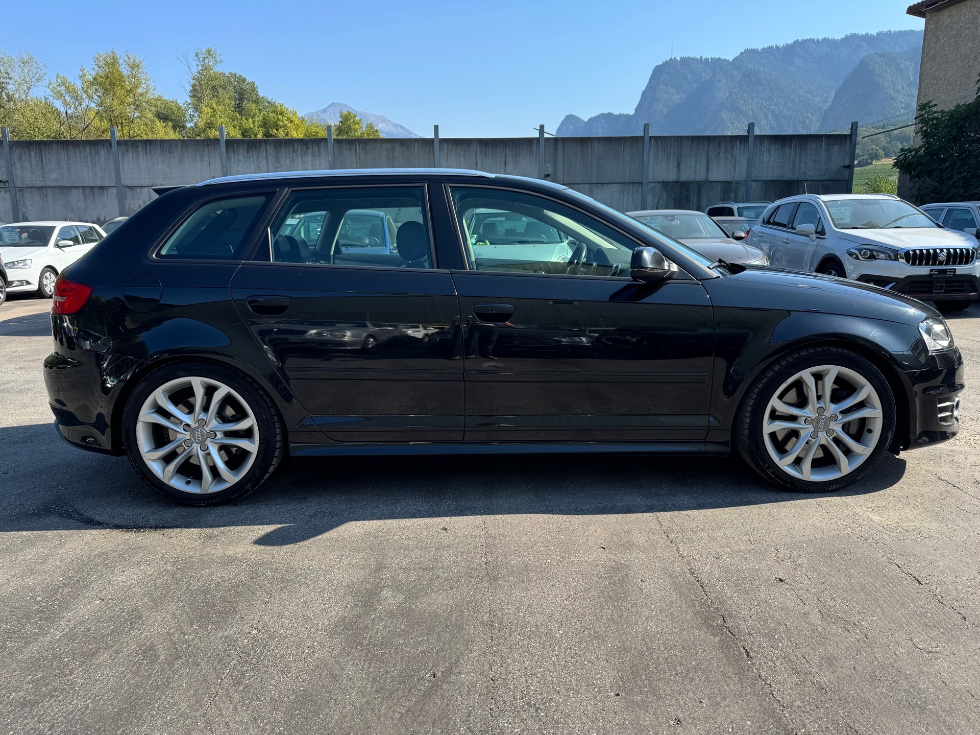 AUDI S3 Sportback 2.0 TFSI quattro S-tronic-image-2