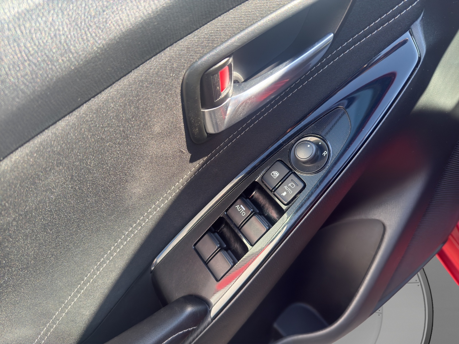 MAZDA 2 1.5 90 Revolution-image-9