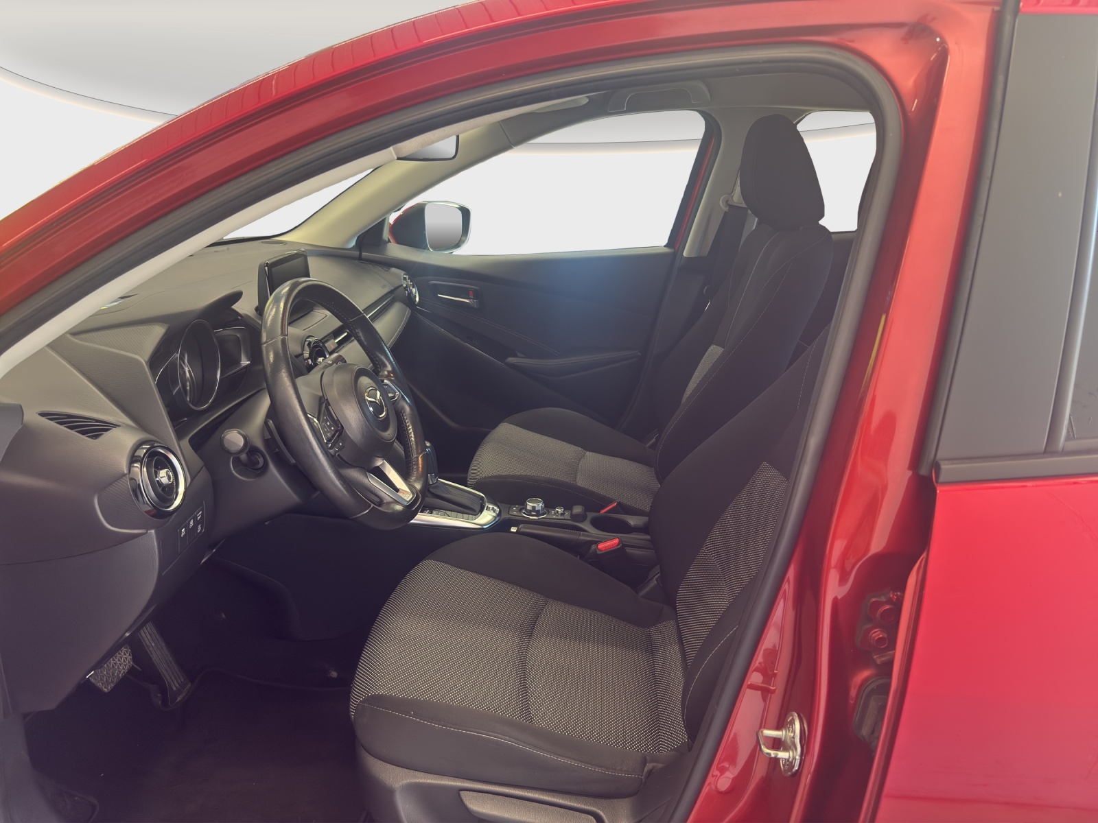 MAZDA 2 1.5 90 Revolution-image-10